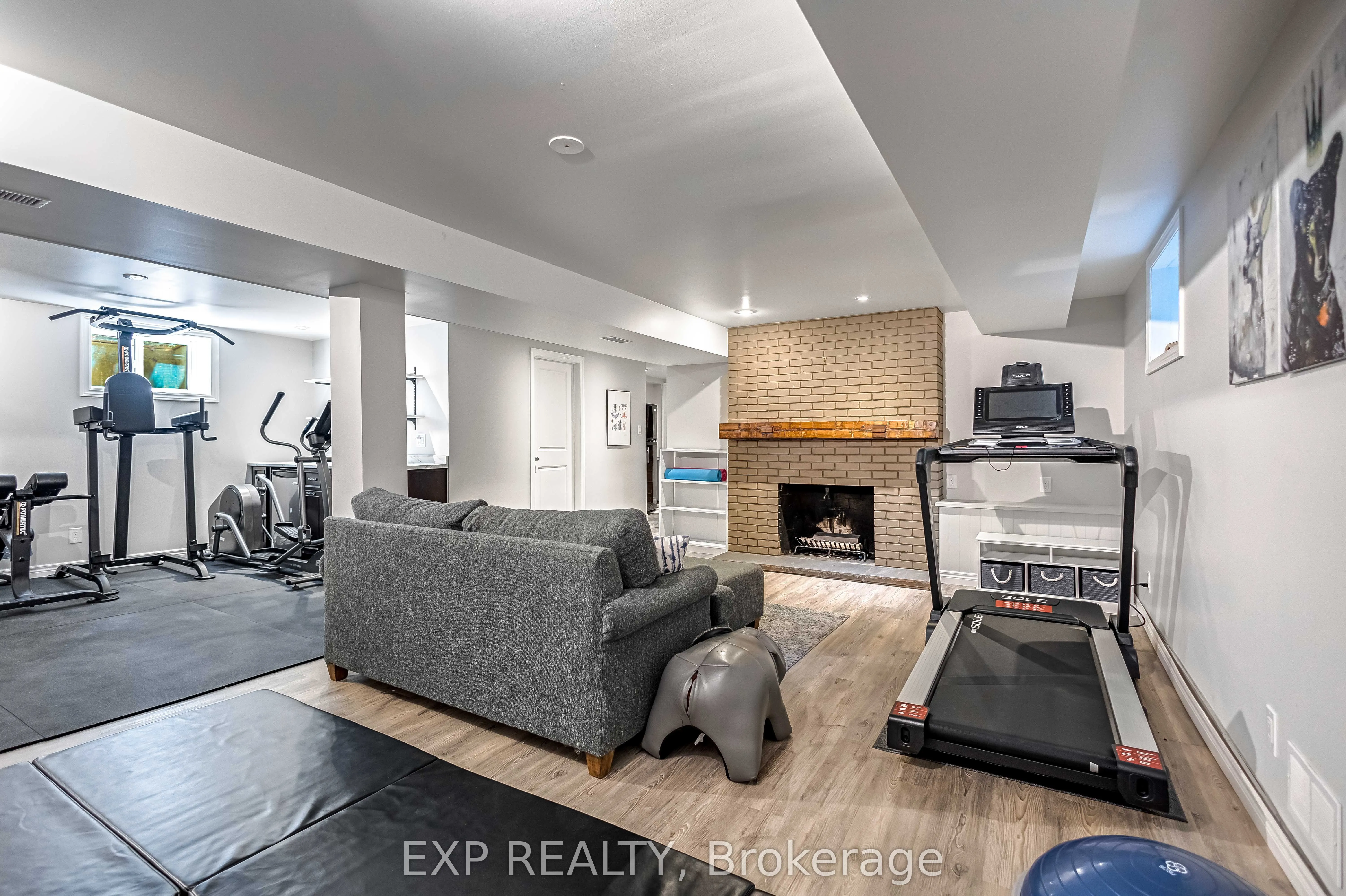 5585 Belmont Avenue