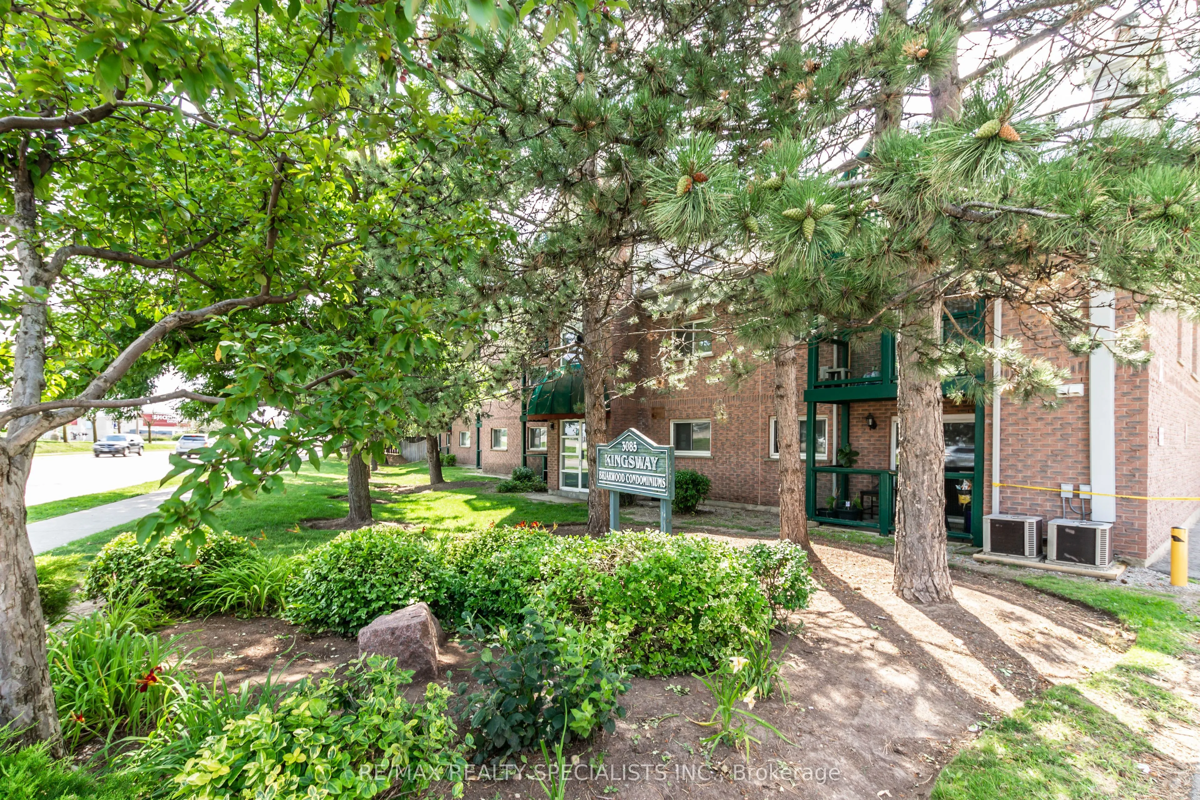 3085 Kingsway Drive, #52