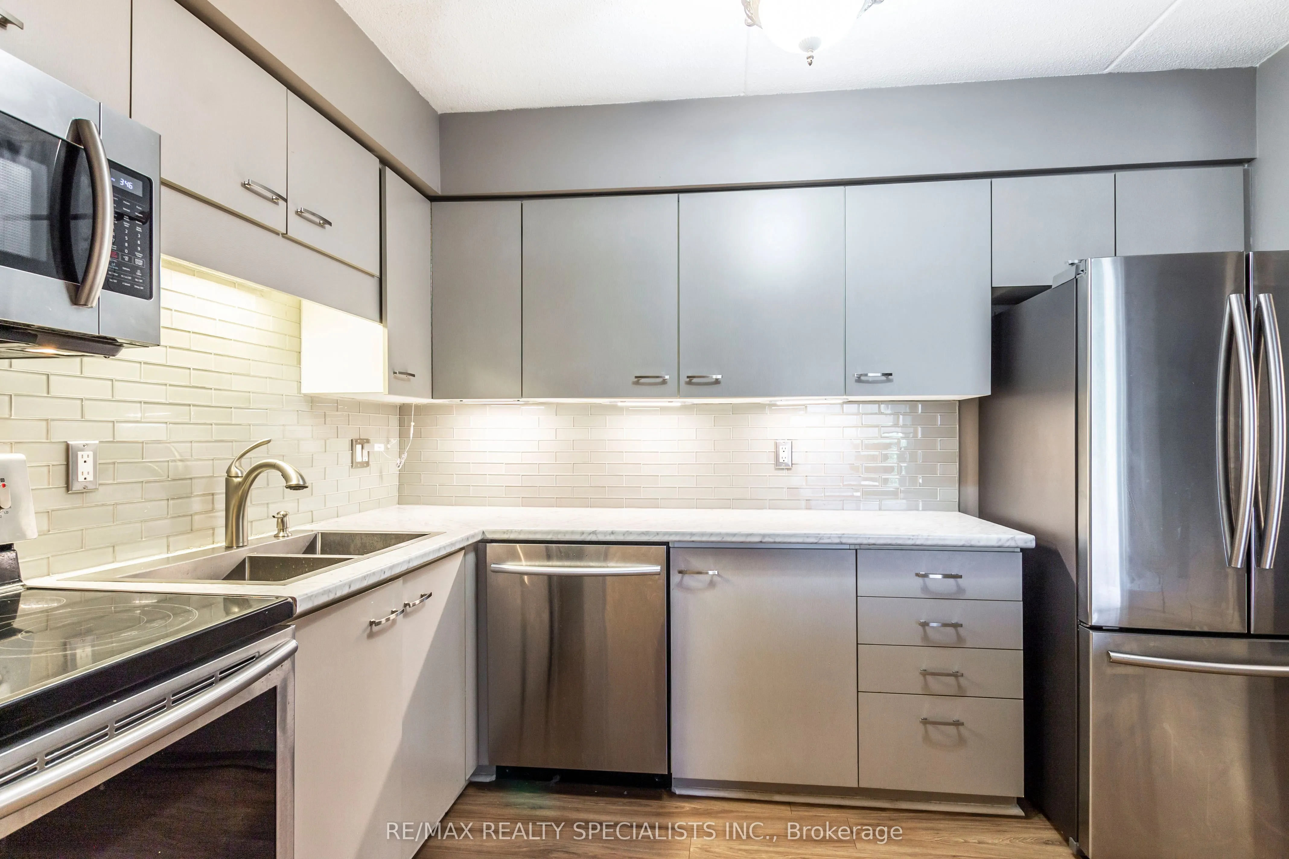 3085 Kingsway Drive, #52