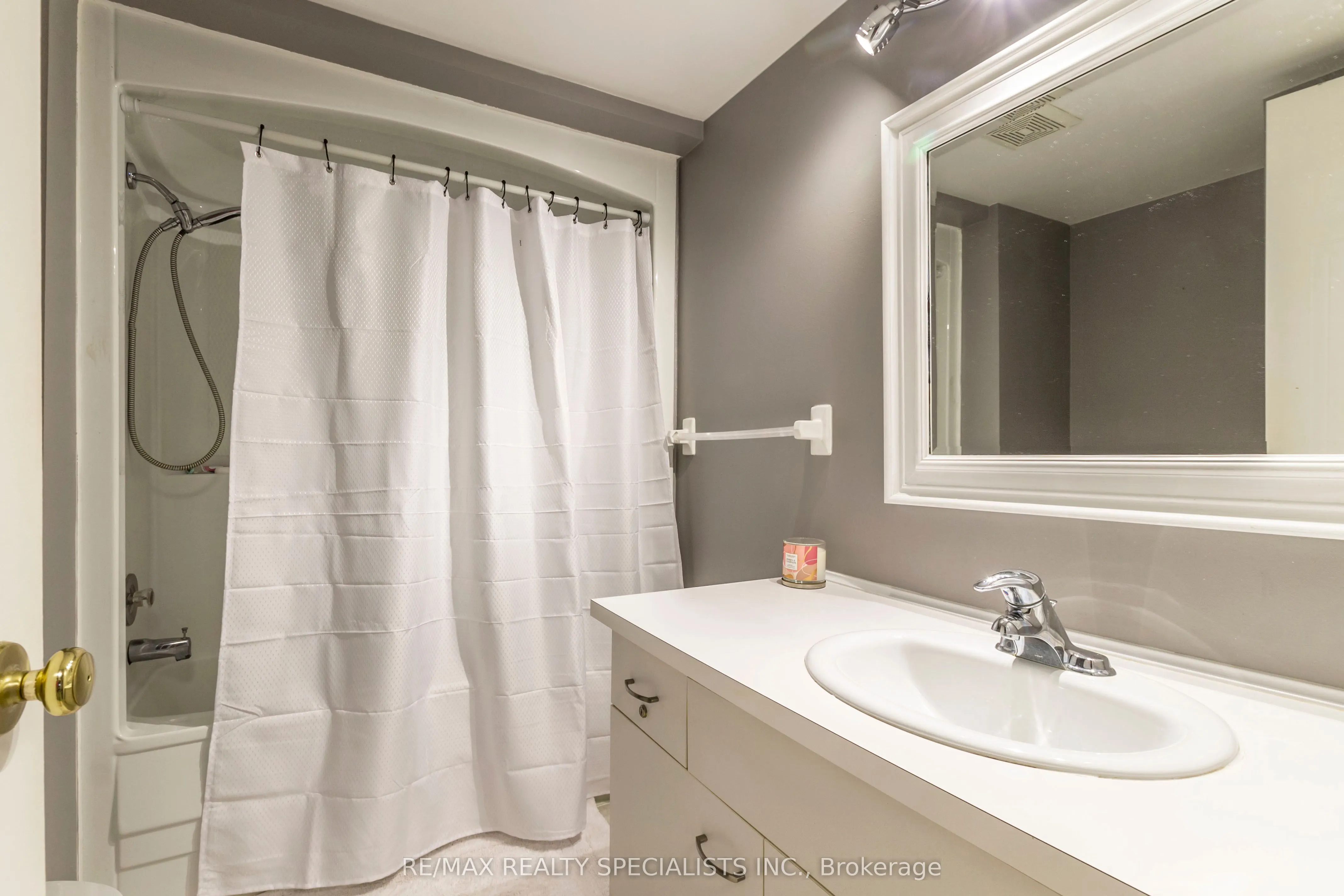 3085 Kingsway Drive, #52