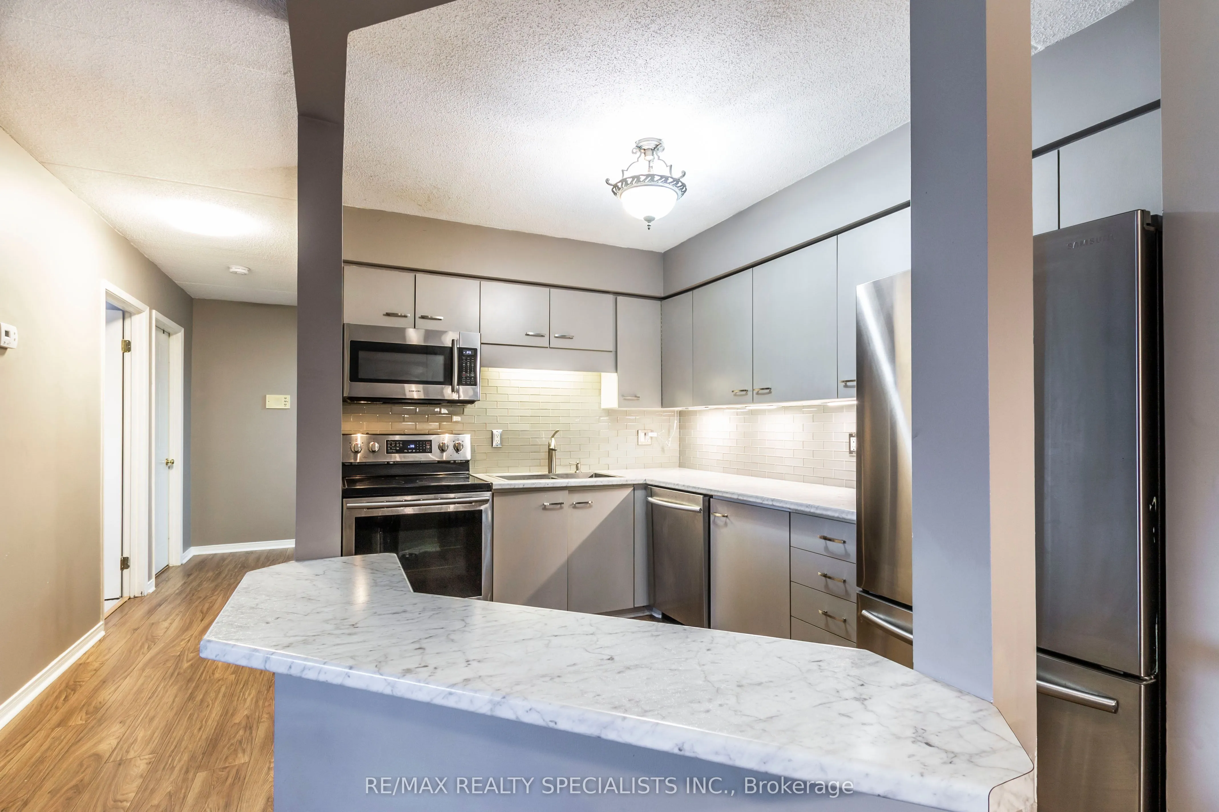 3085 Kingsway Drive, #52