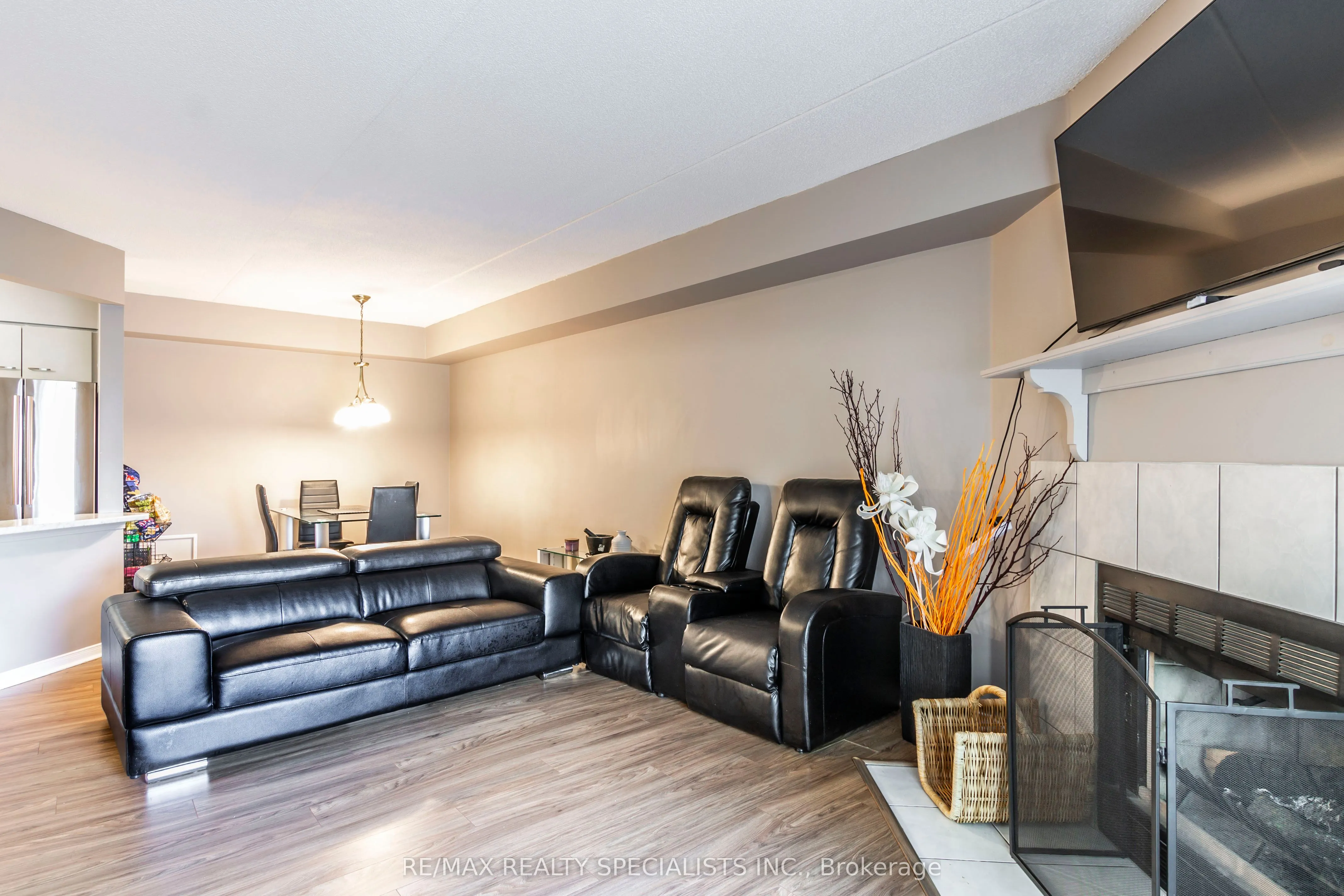 3085 Kingsway Drive, #52