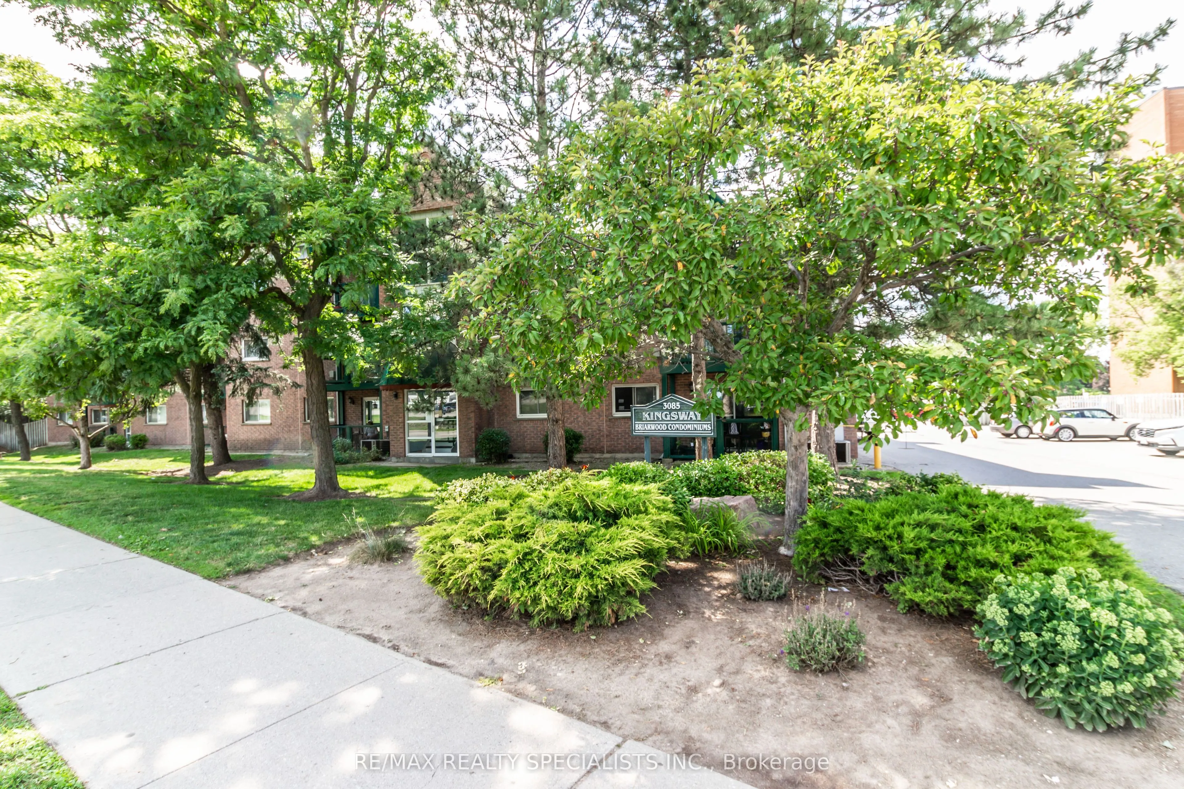 3085 Kingsway Drive, #52