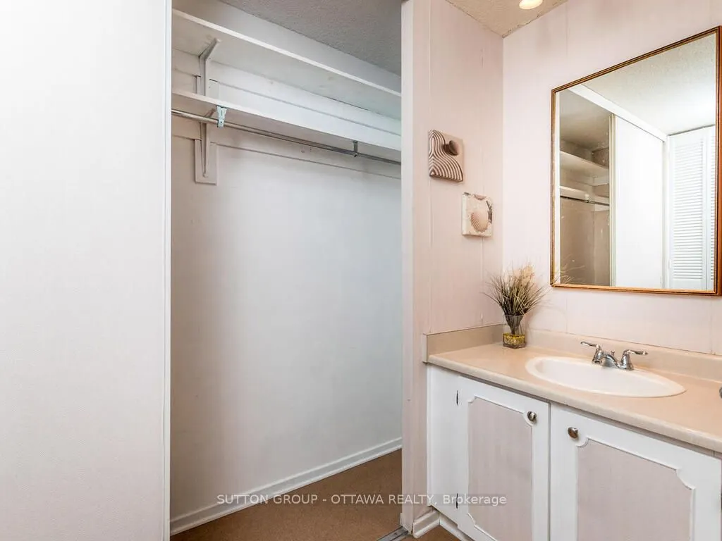 2951 Riverside Drive, #203