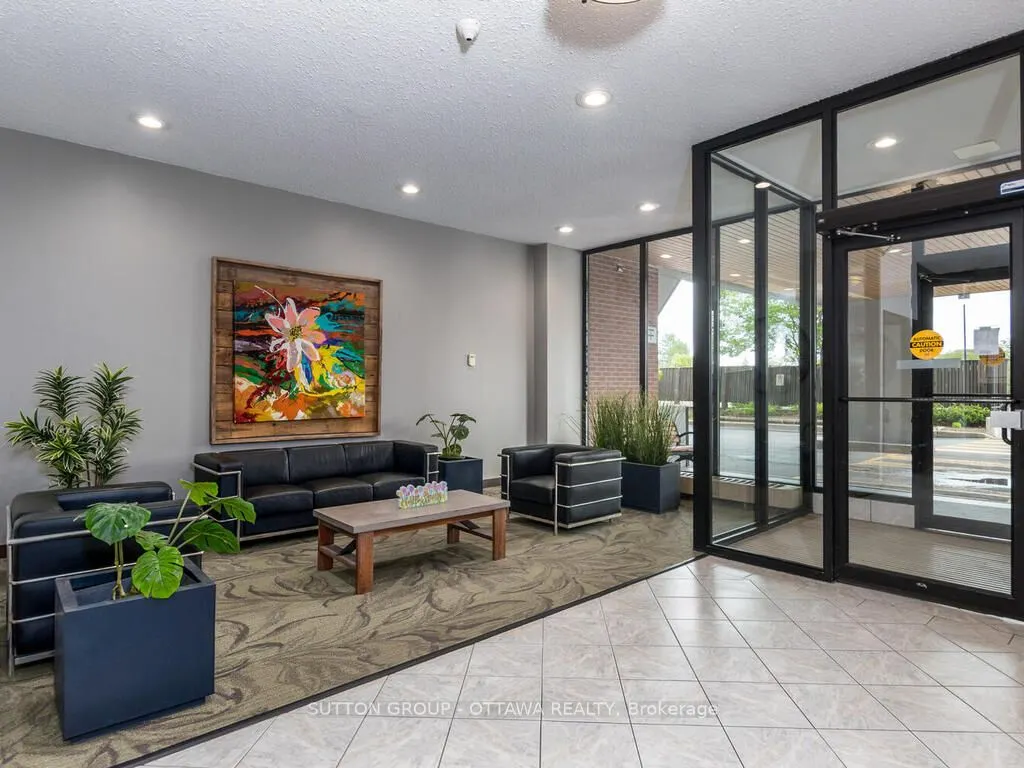 2951 Riverside Drive, #203