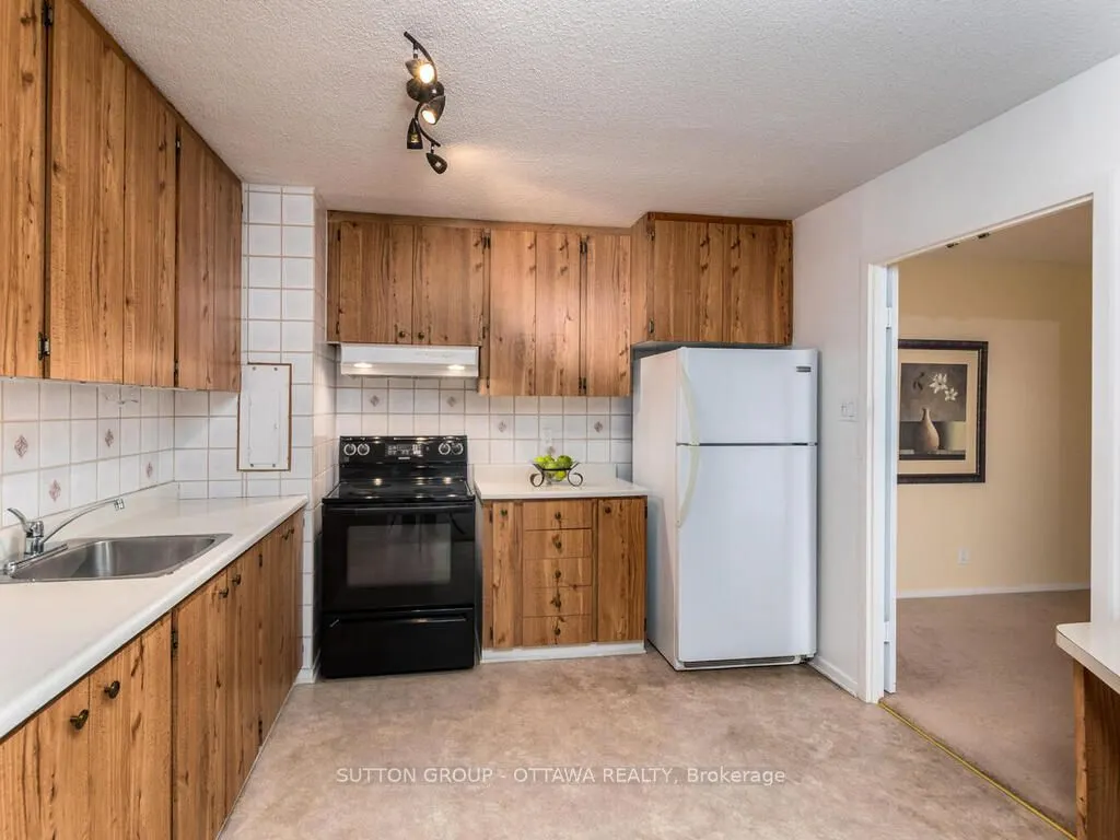 2951 Riverside Drive, #203