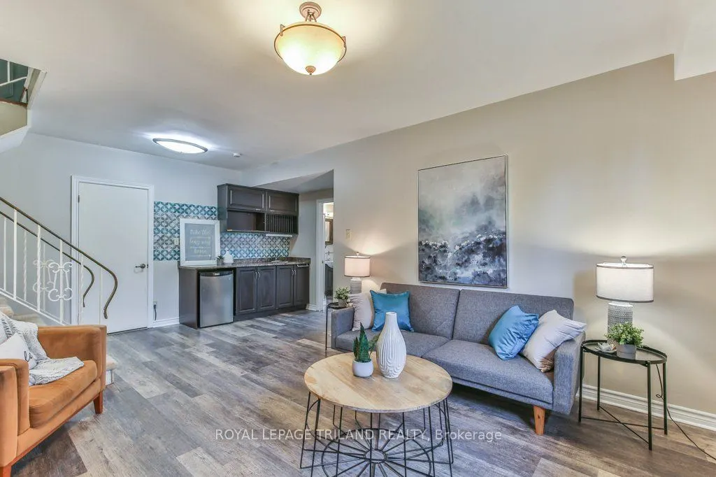 41 FOX MILL Court