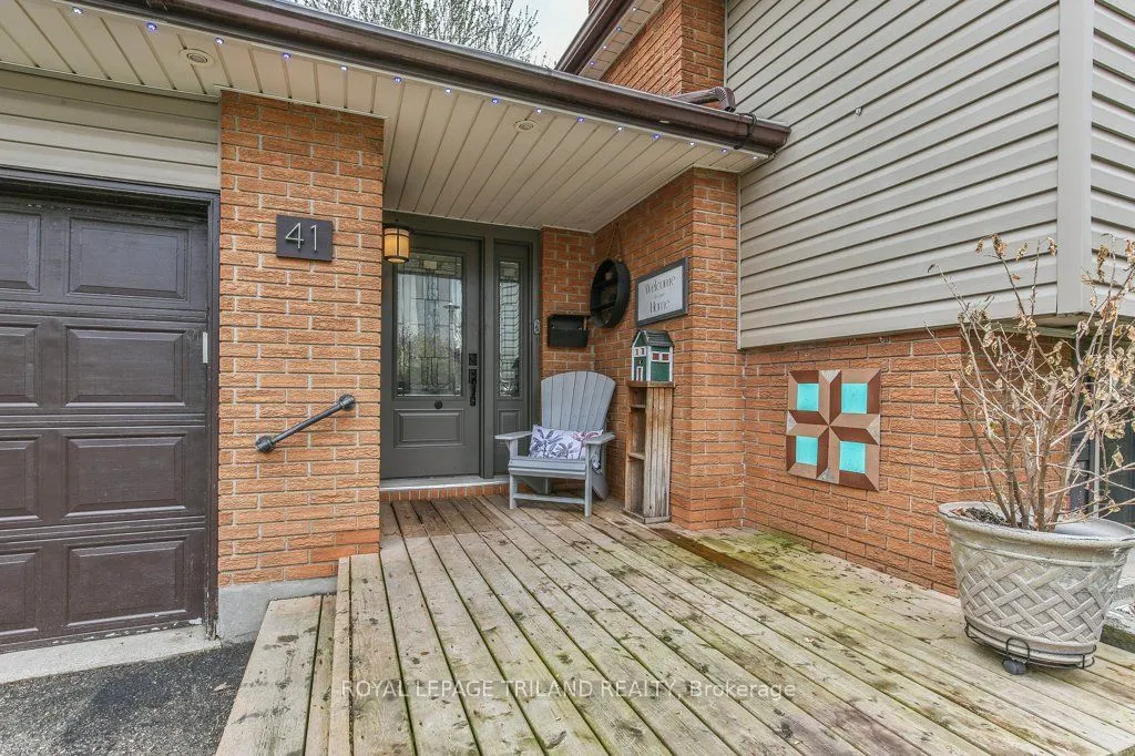 41 FOX MILL Court