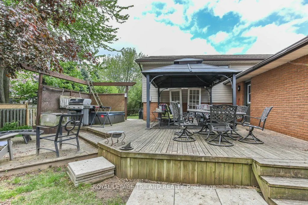 41 FOX MILL Court