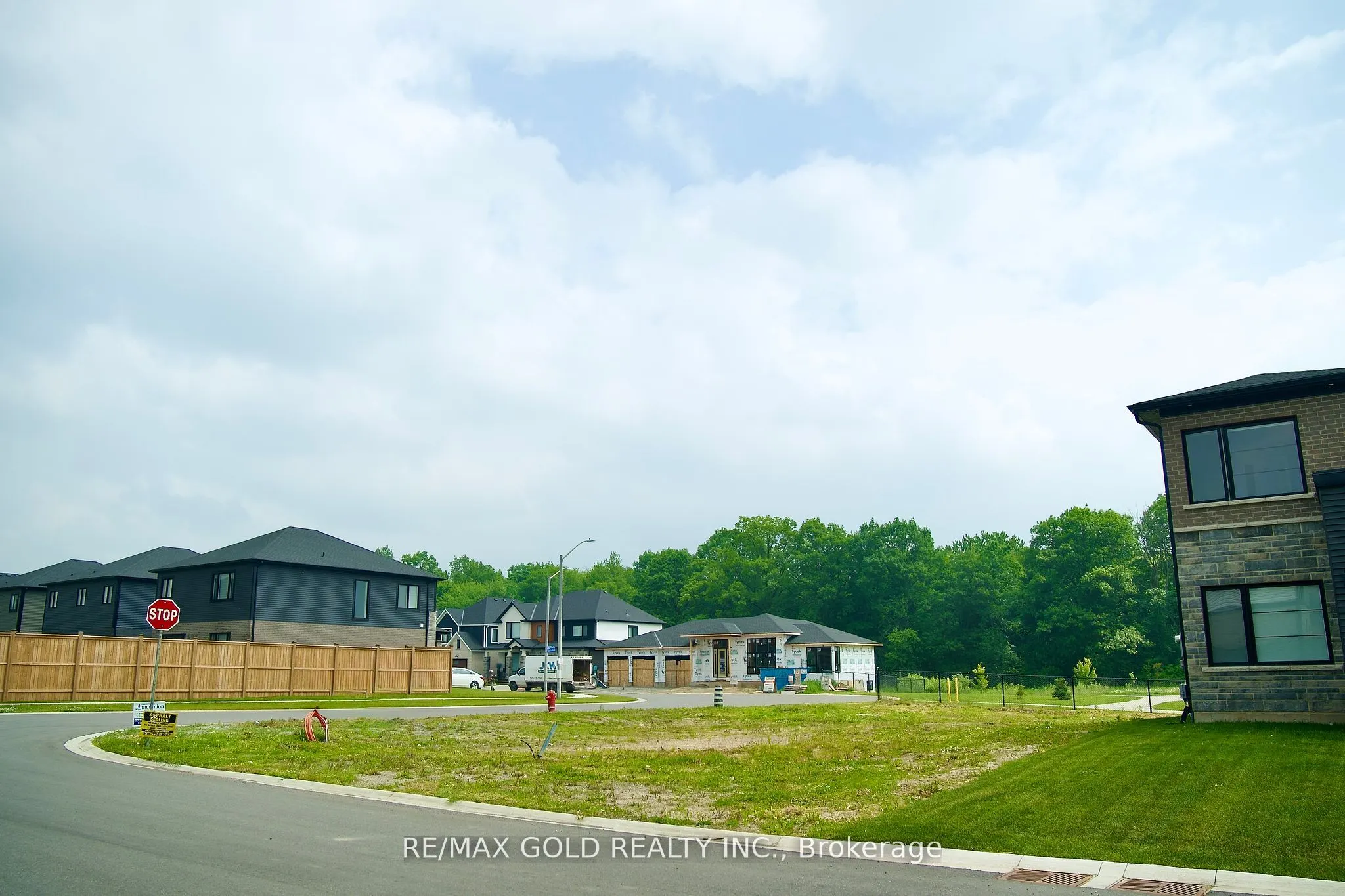 7547 Sherrille Crescent