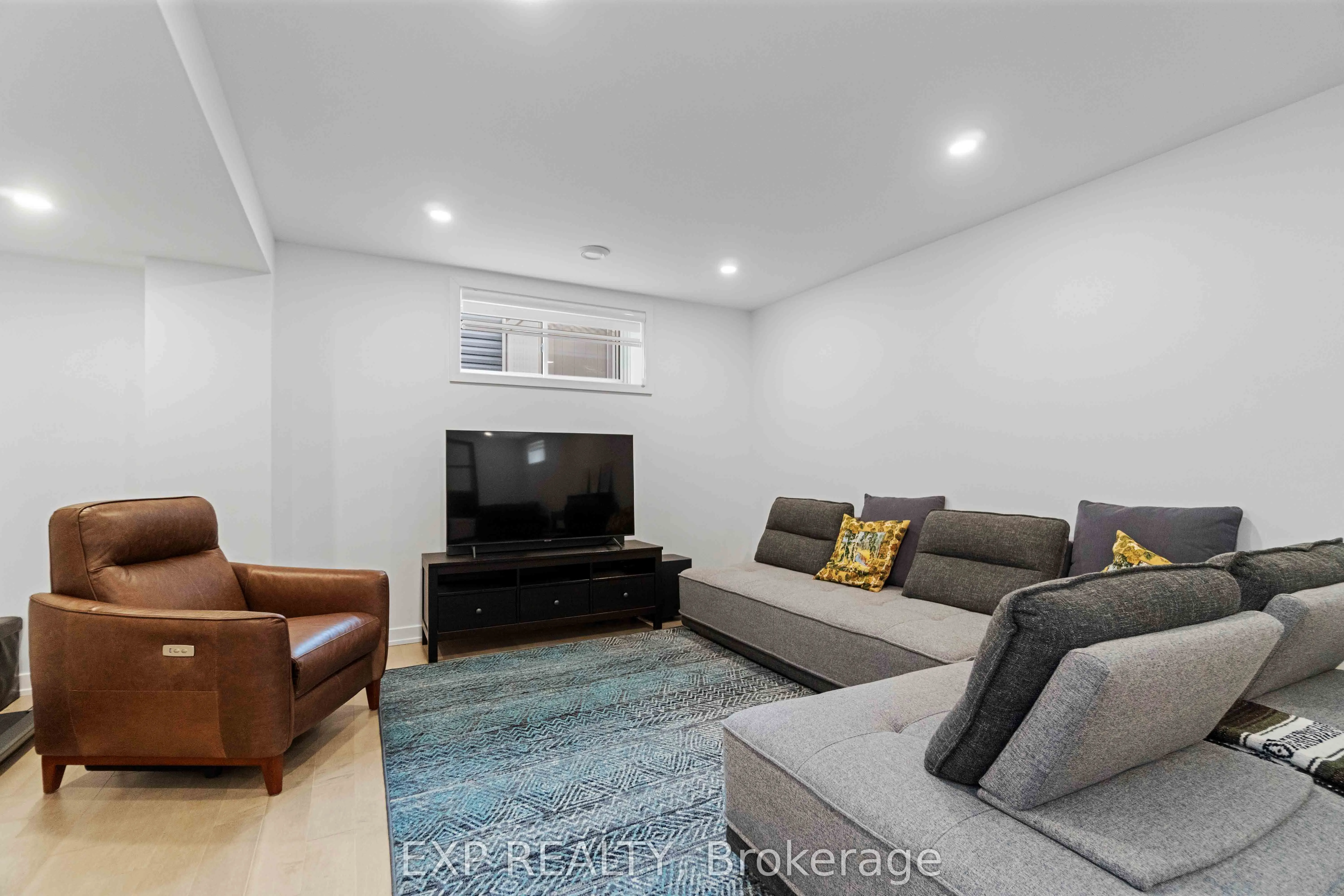 394 Dore Street