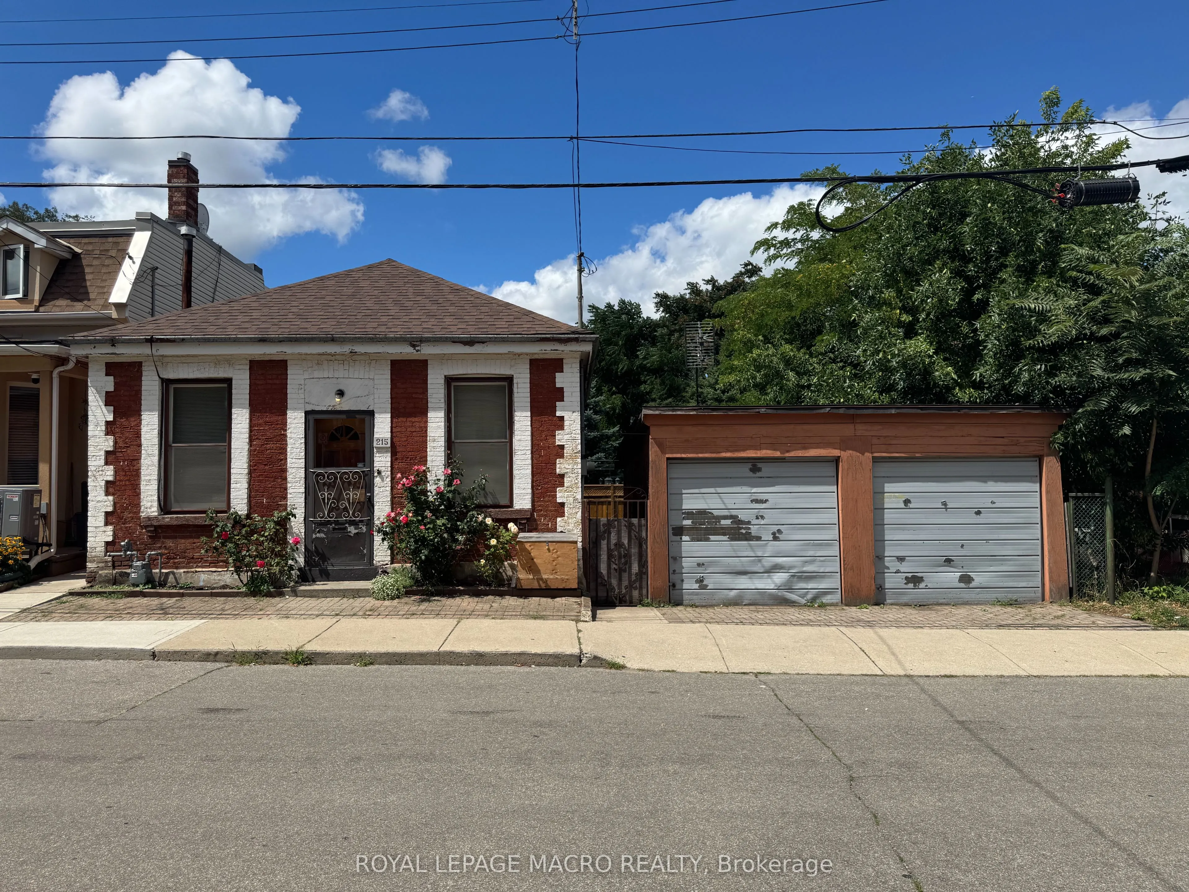 215 Ray Street N