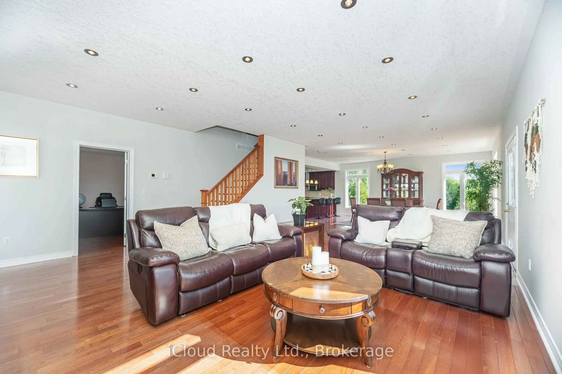 346195 15th Side Road