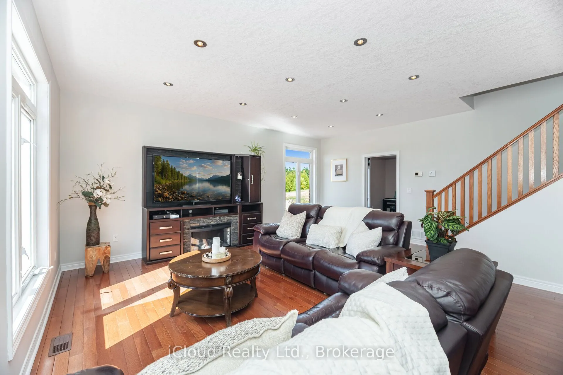 346195 15th Side Road