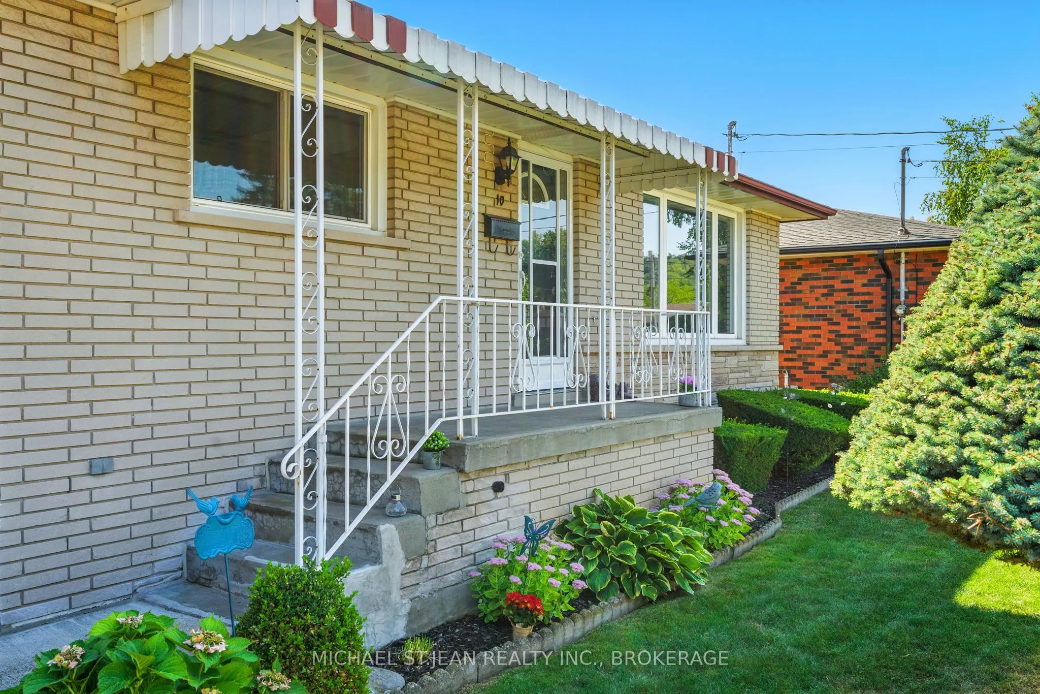 10 Rose Crescent