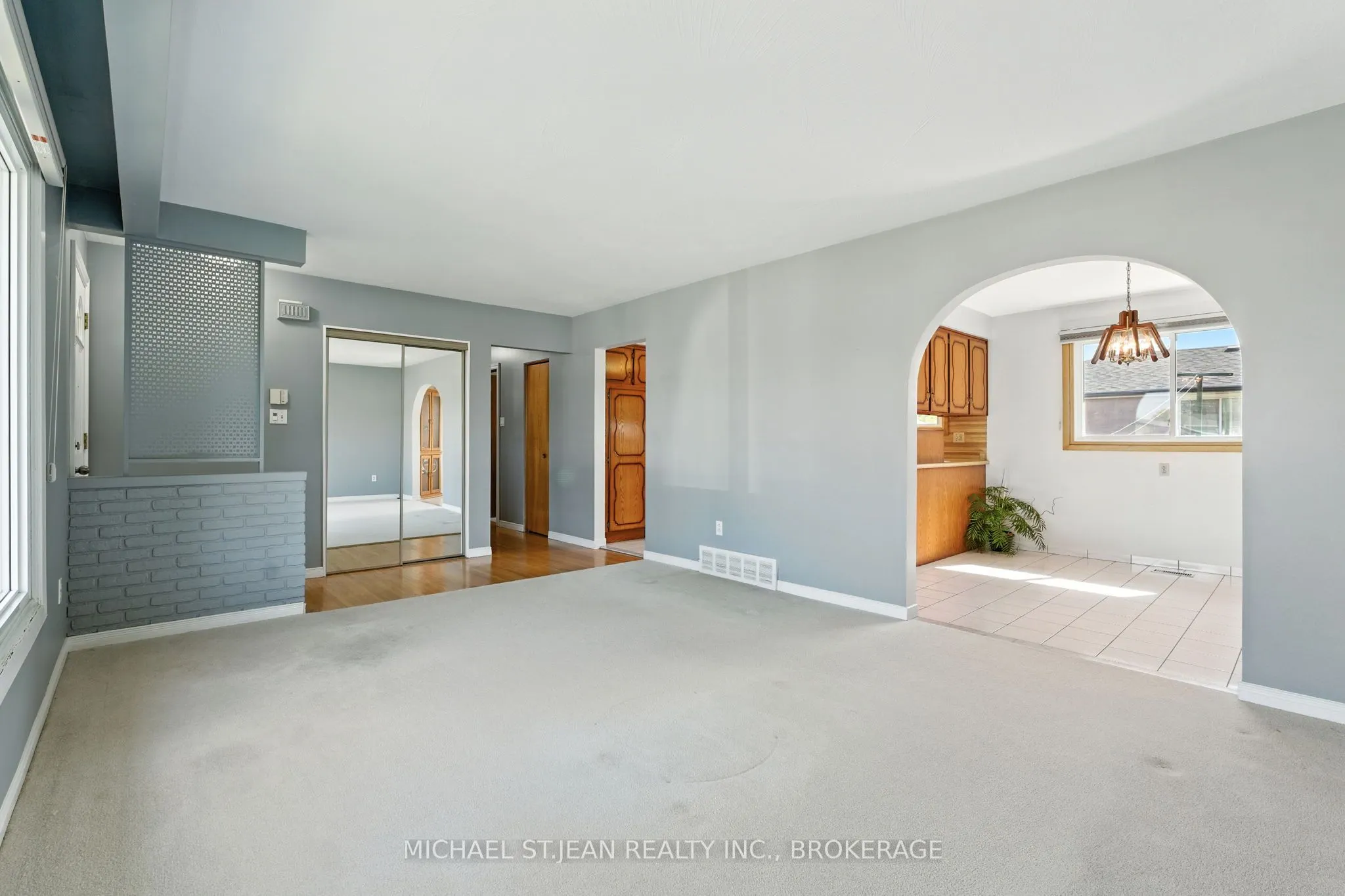 10 Rose Crescent
