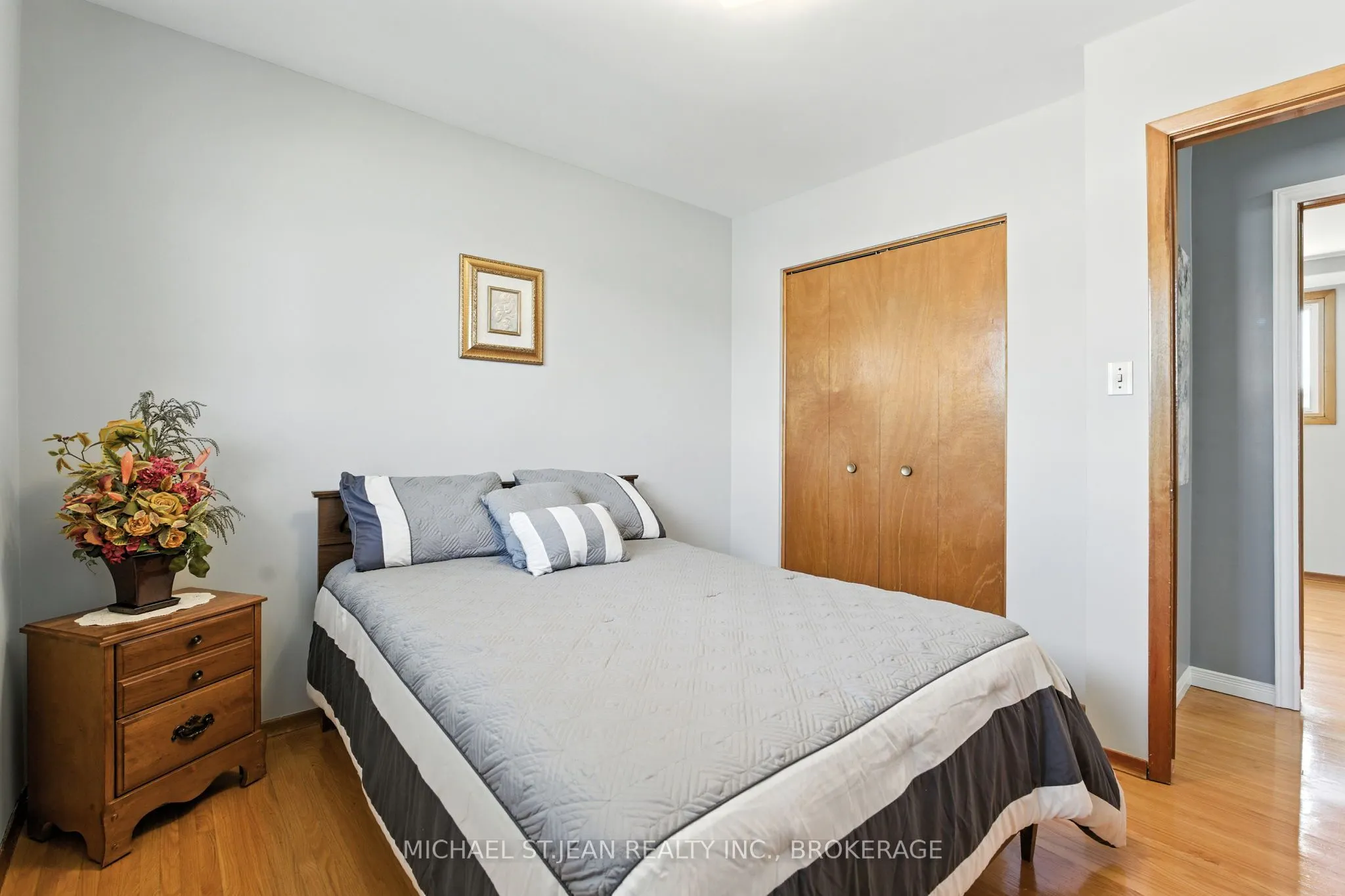 10 Rose Crescent