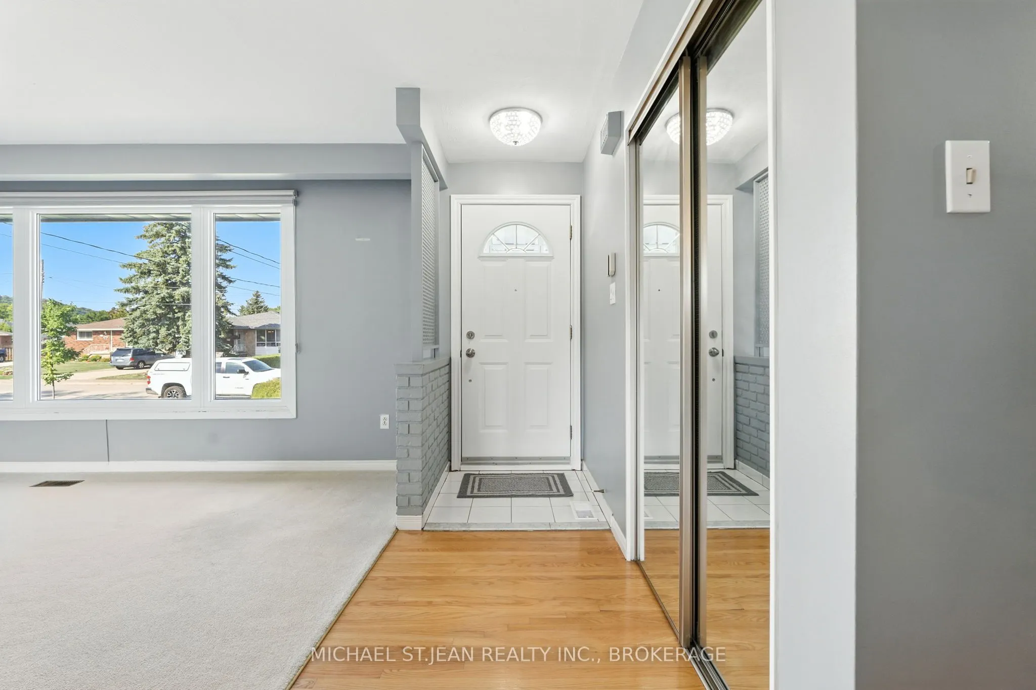 10 Rose Crescent