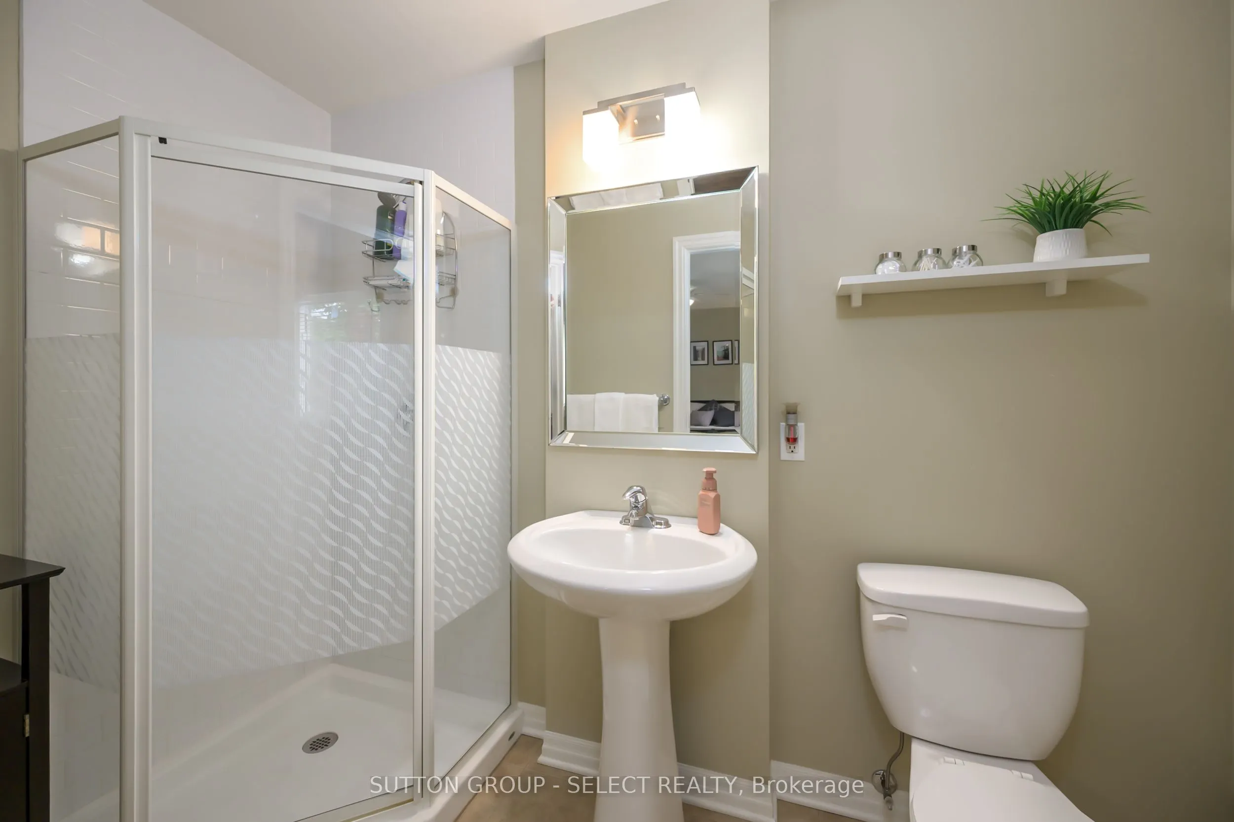 716 Fanshawe Park Road E, #4