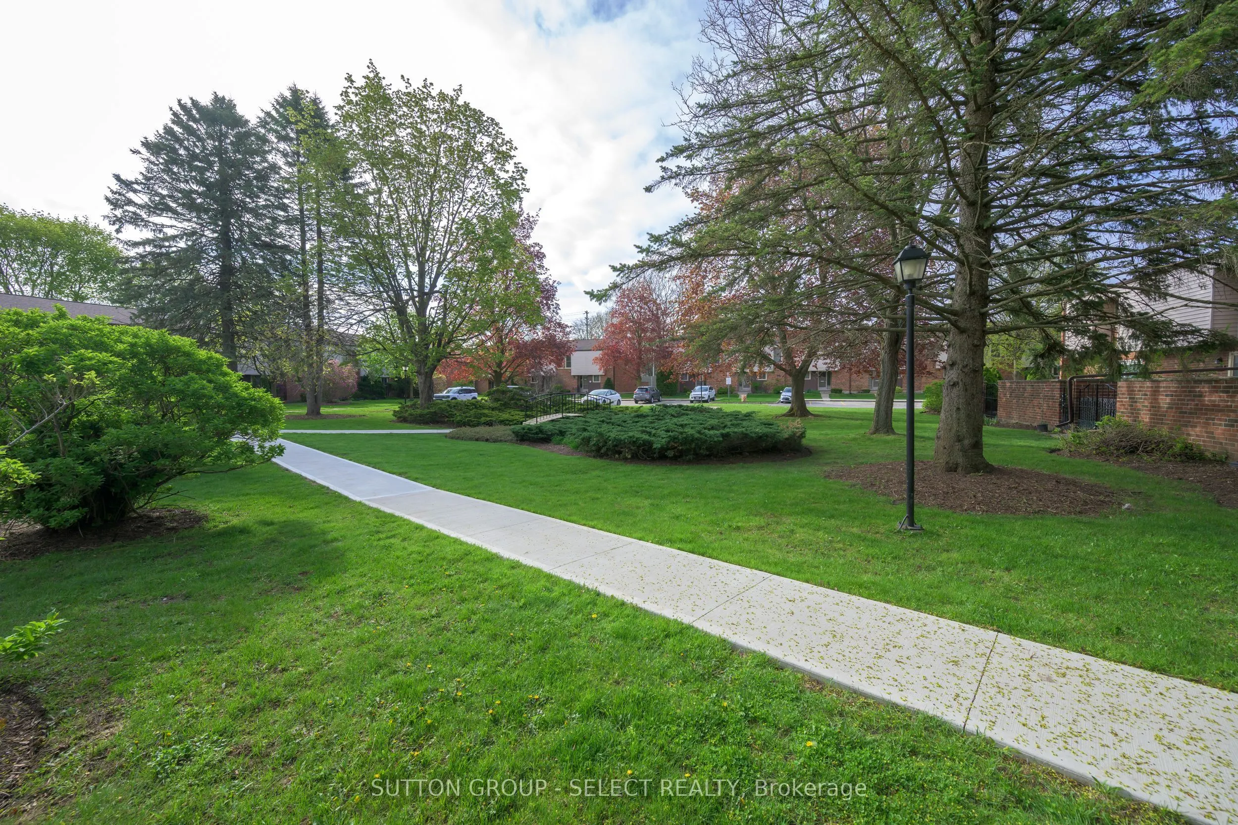 716 Fanshawe Park Road E, #4