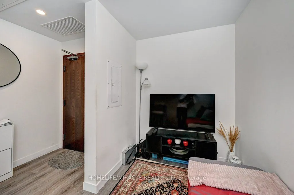 60 Frederick Street, #1213