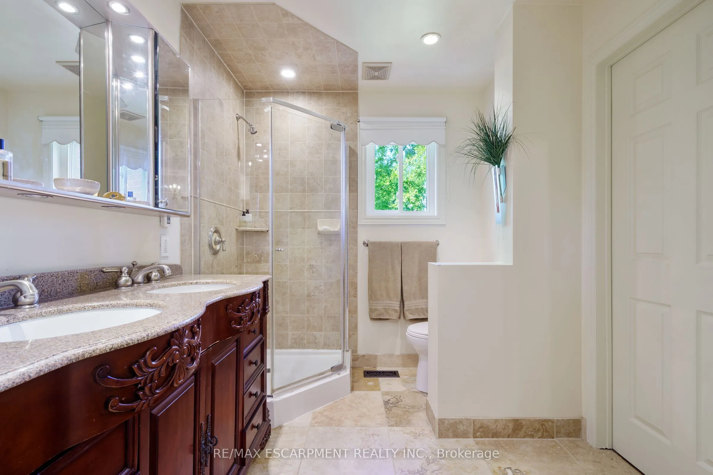 3 Maplehurst Ridge