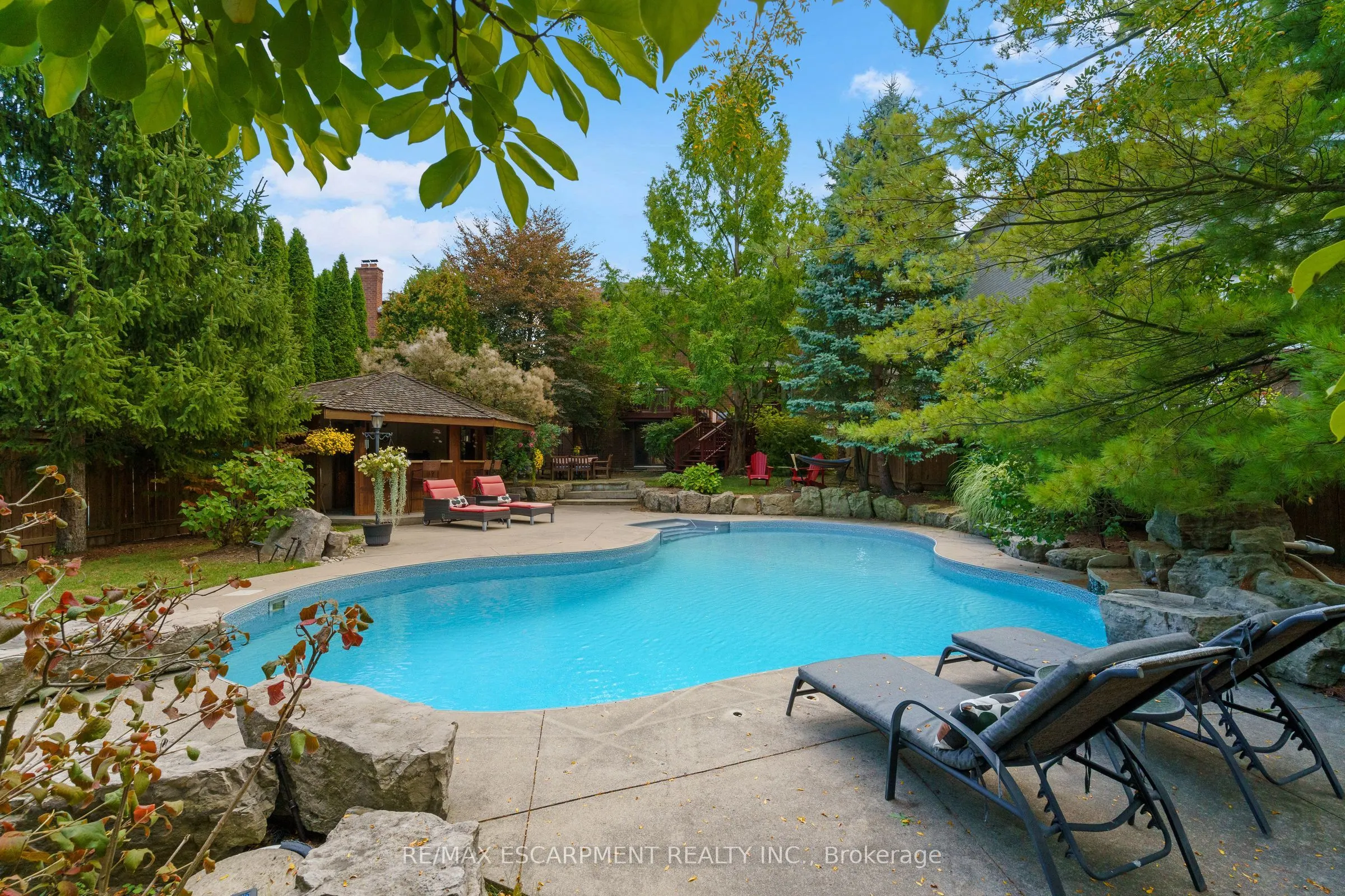 3 Maplehurst Ridge