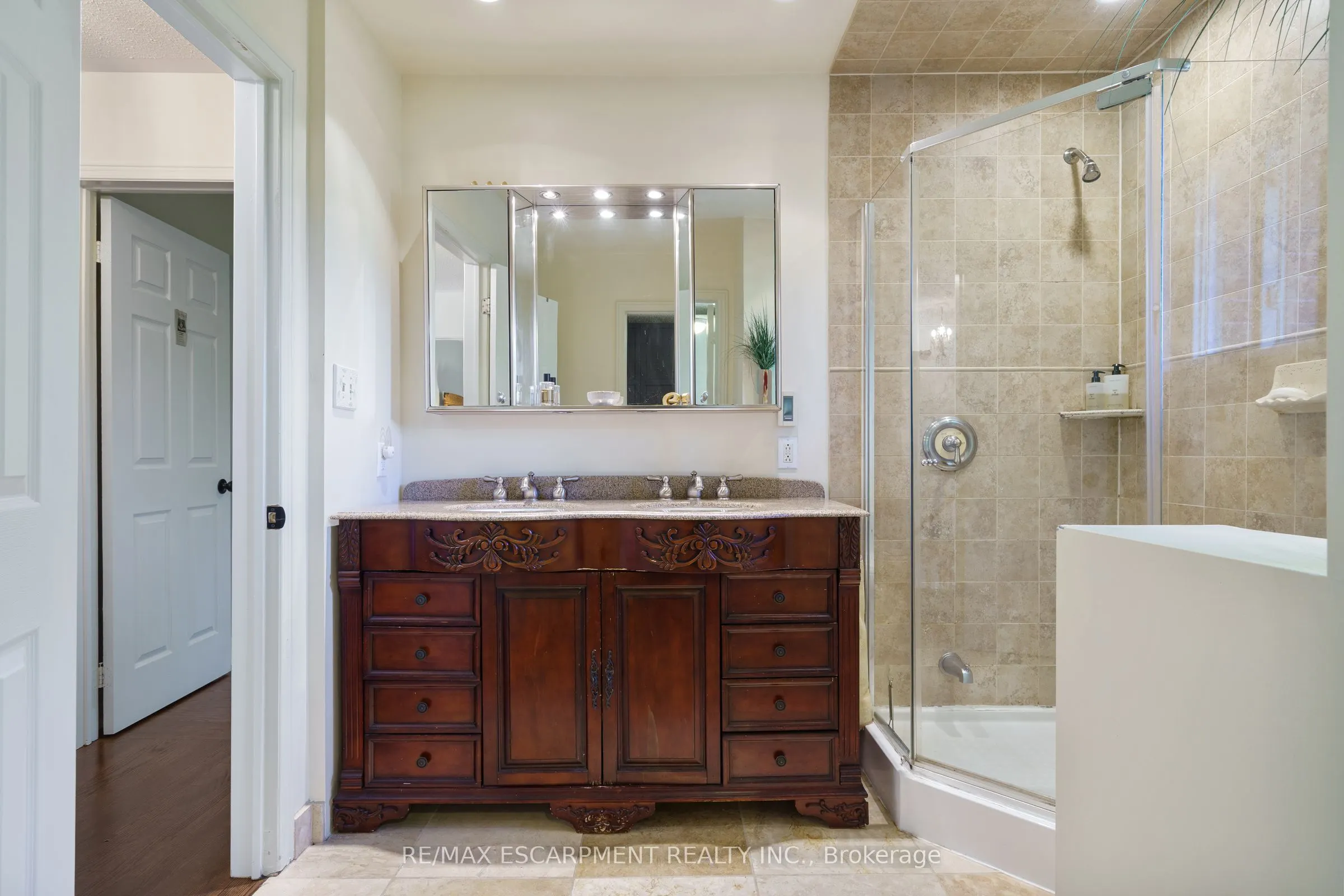 3 Maplehurst Ridge