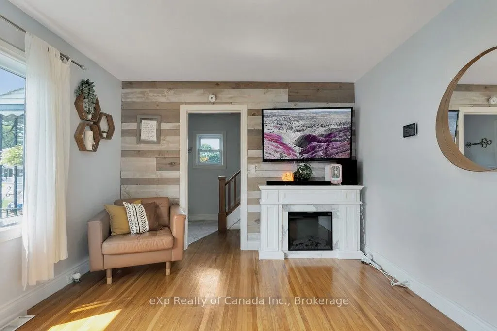 9 Oakwood Avenue