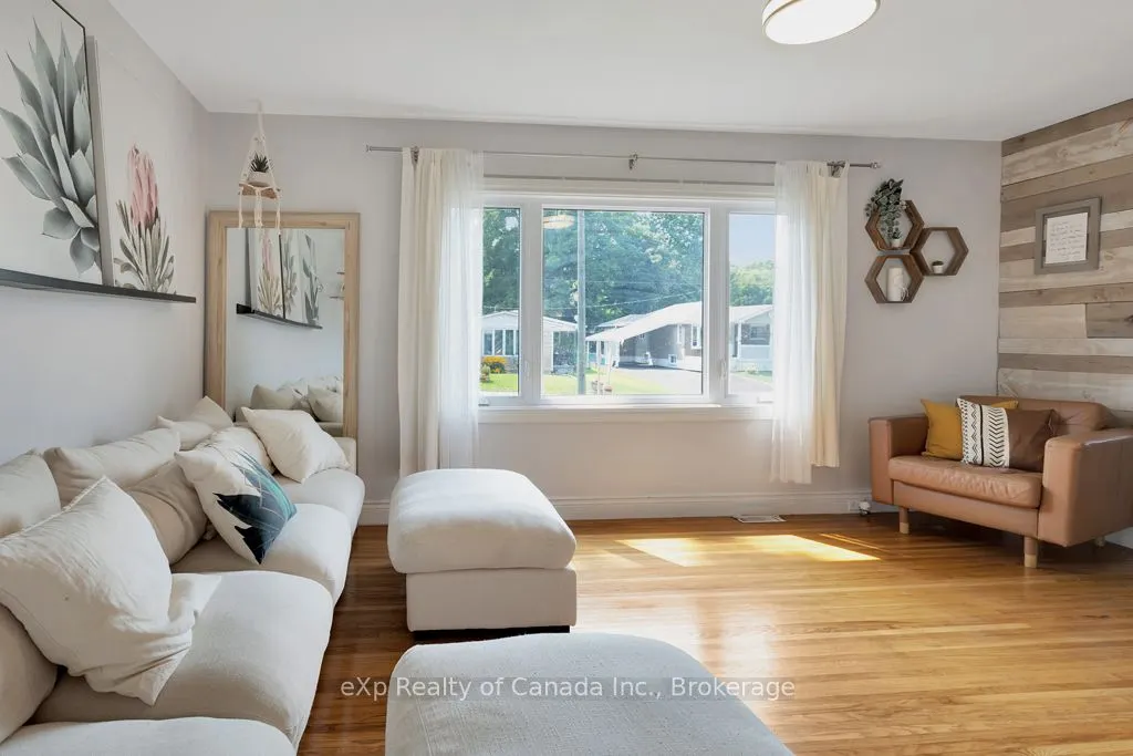 9 Oakwood Avenue