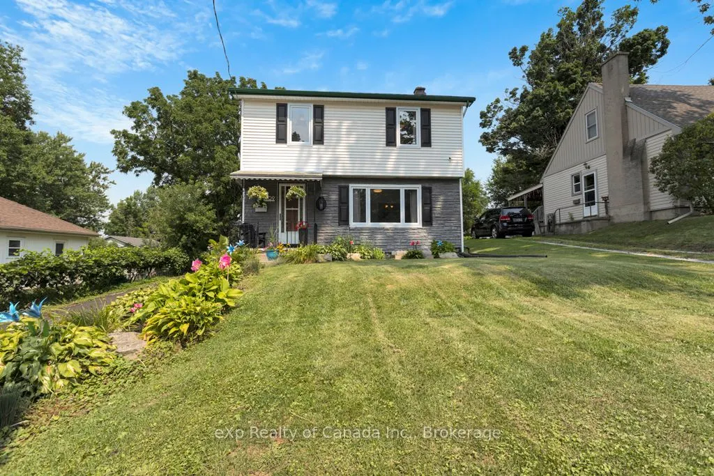 9 Oakwood Avenue