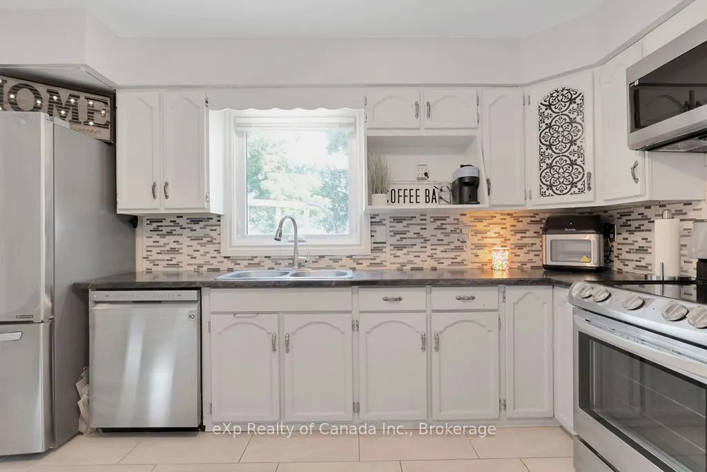 9 Oakwood Avenue