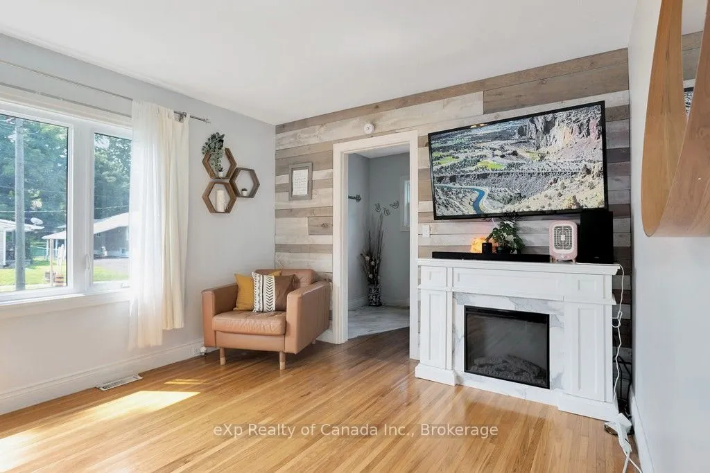 9 Oakwood Avenue