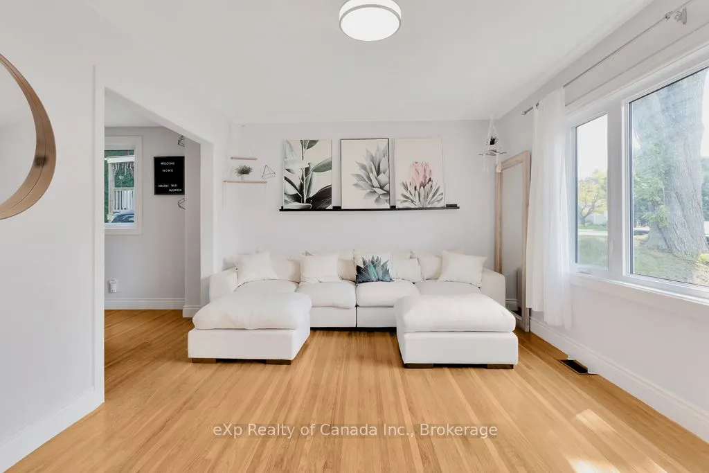 9 Oakwood Avenue