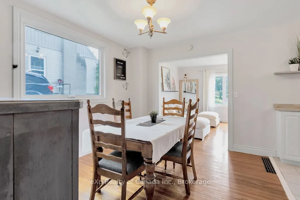 9 Oakwood Avenue
