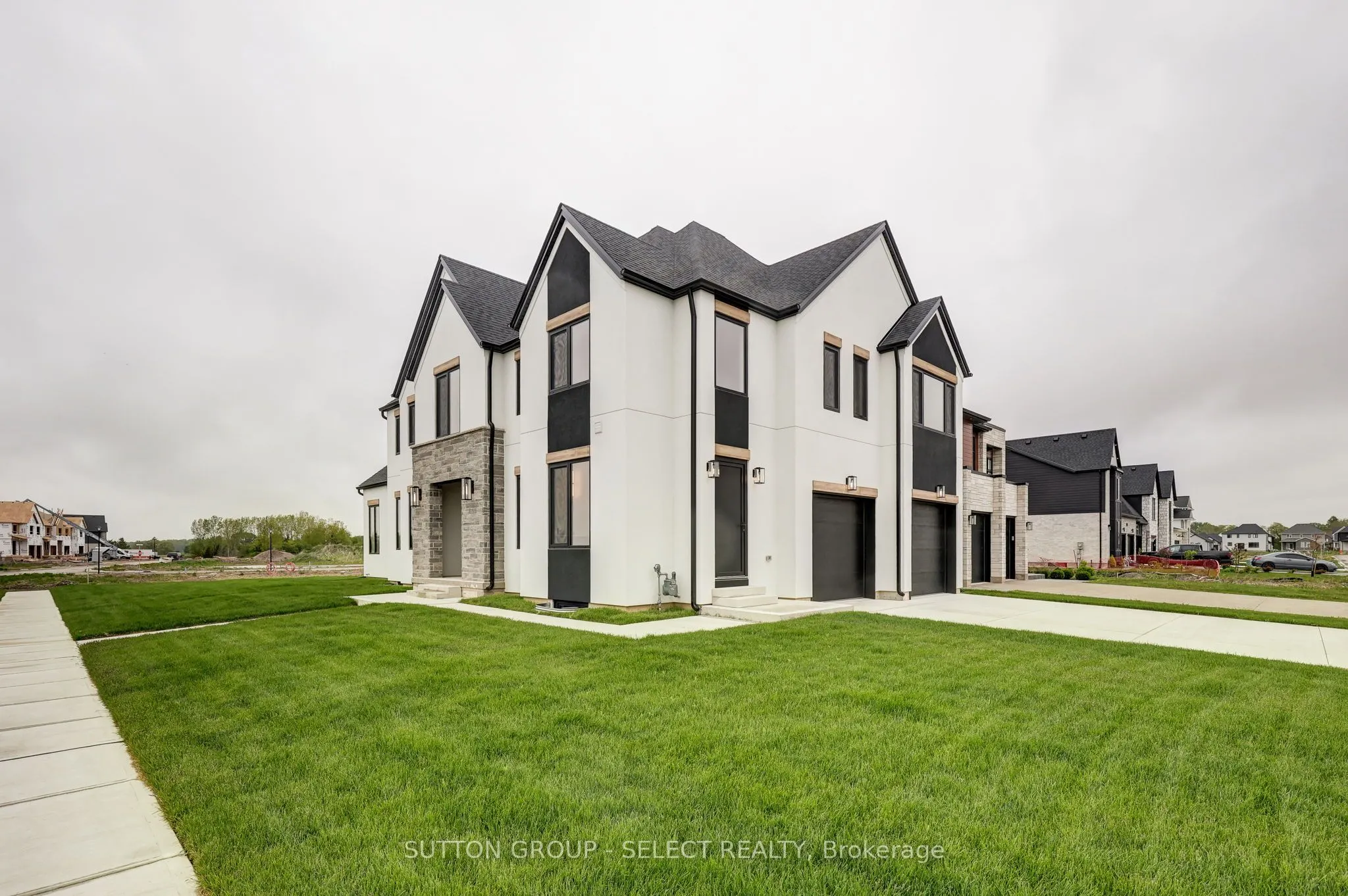 2 Five Stakes Street