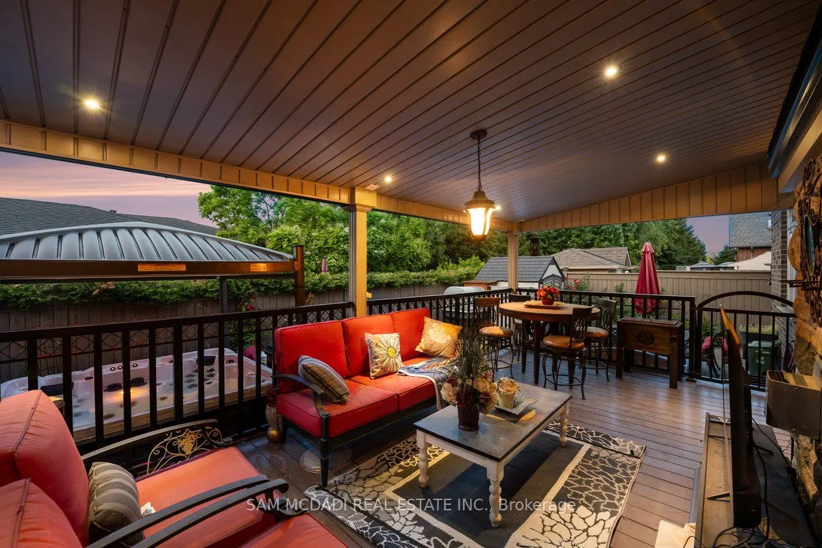 85 Hillcroft Drive