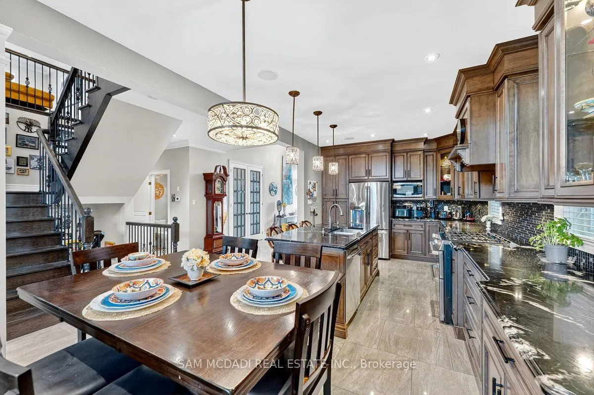 85 Hillcroft Drive