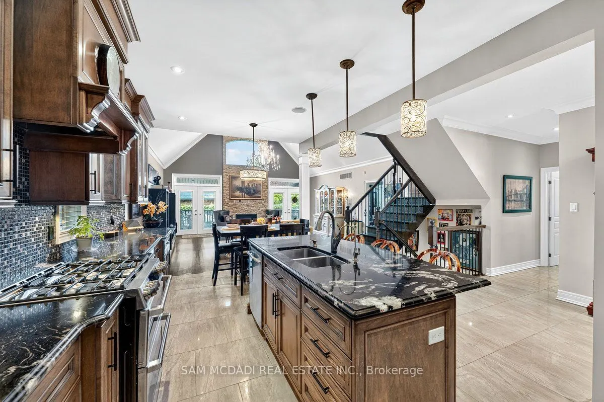 85 Hillcroft Drive