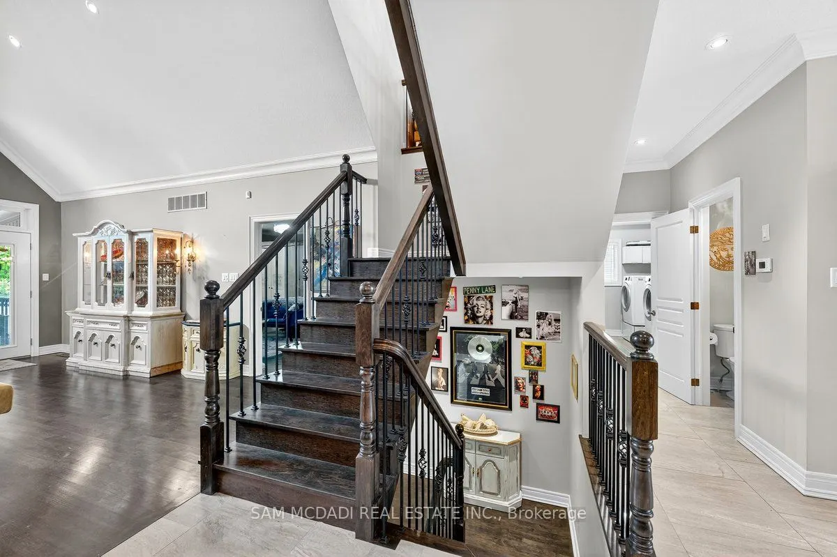 85 Hillcroft Drive