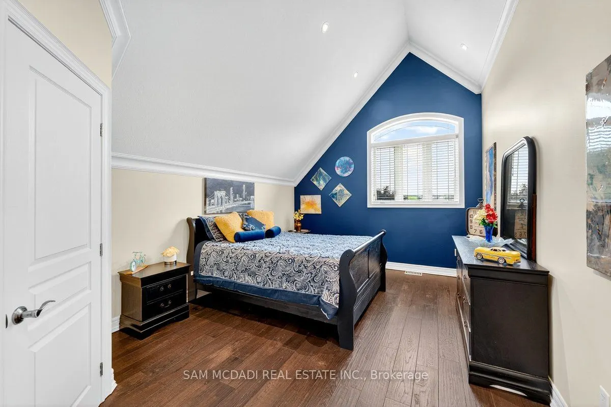 85 Hillcroft Drive