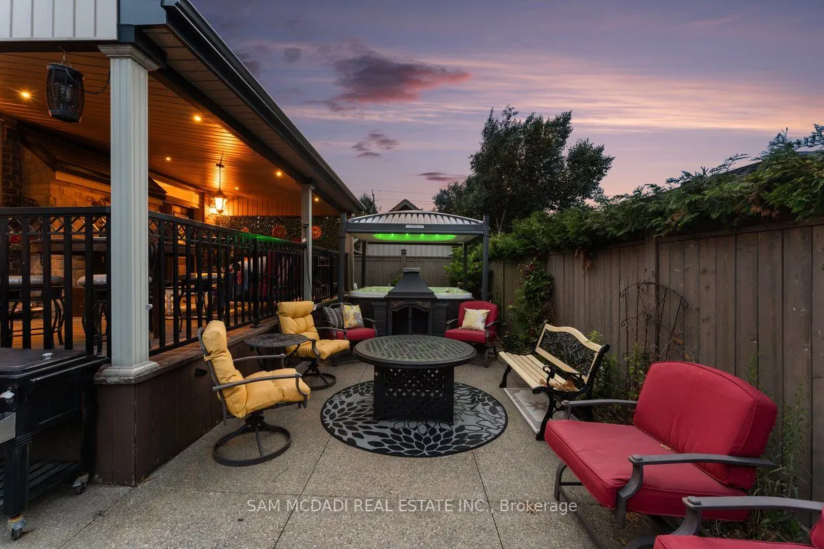 85 Hillcroft Drive