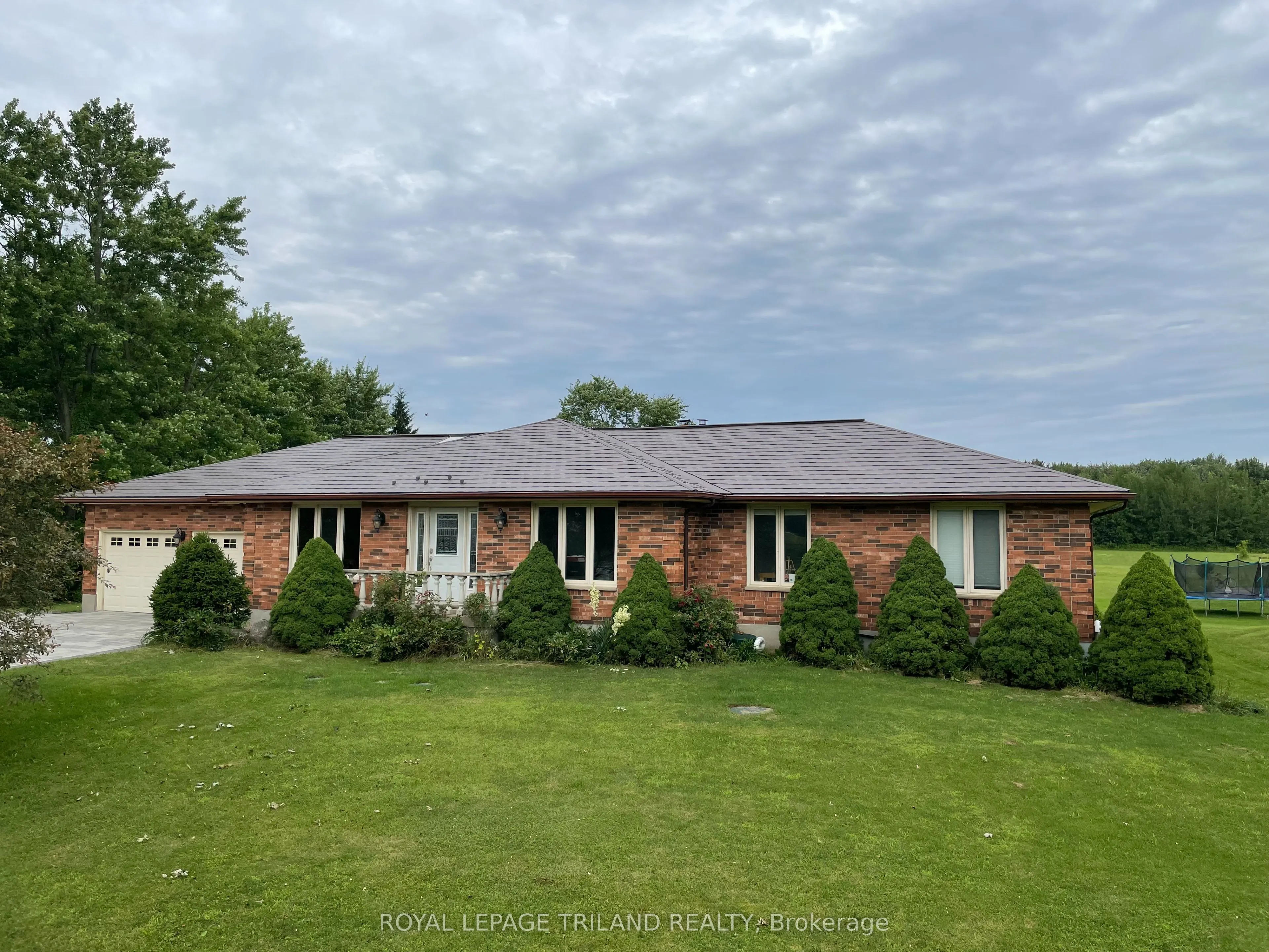 5172 Dundas Street