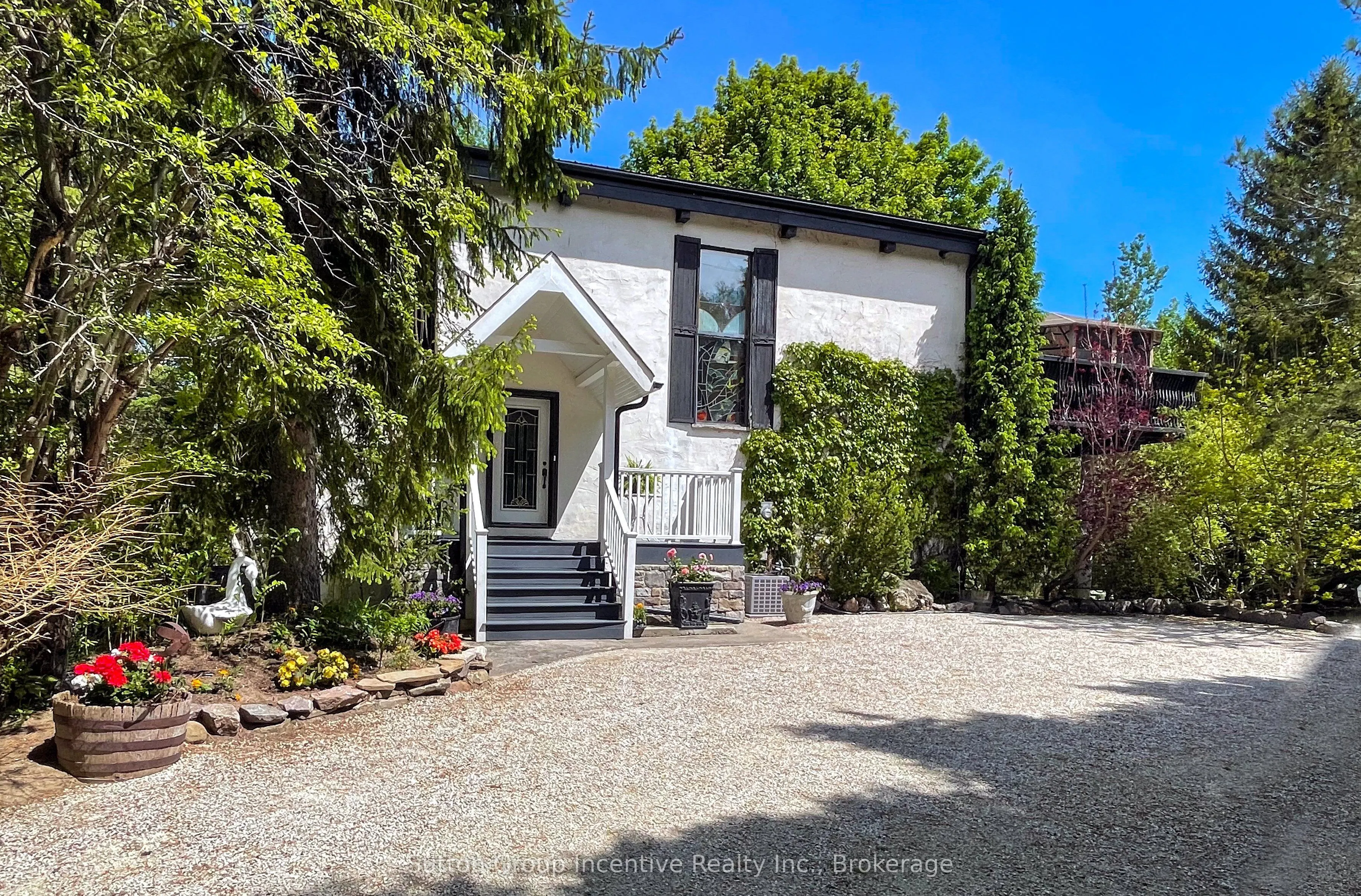 187 Arlberg Crescent