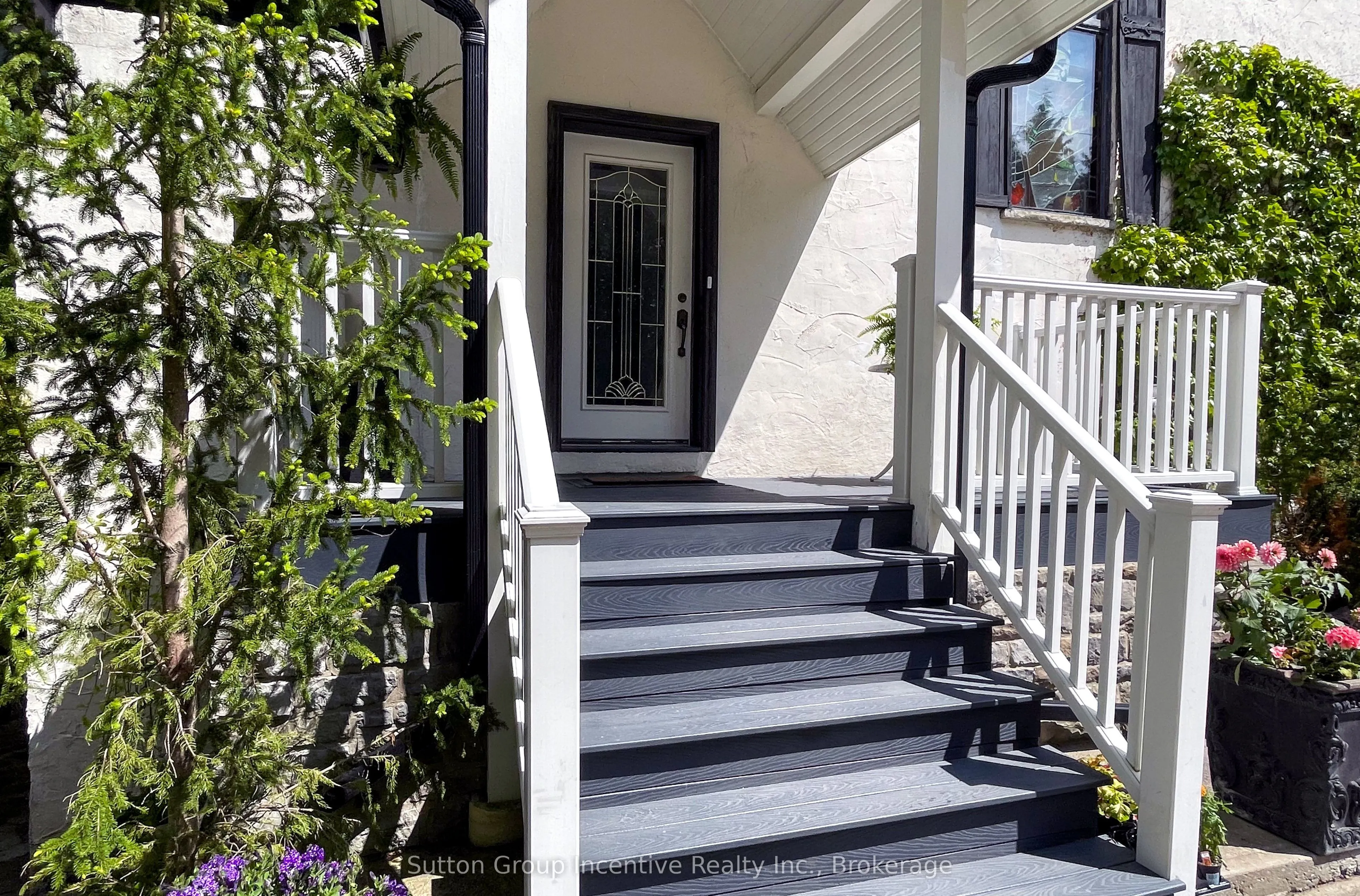 187 Arlberg Crescent
