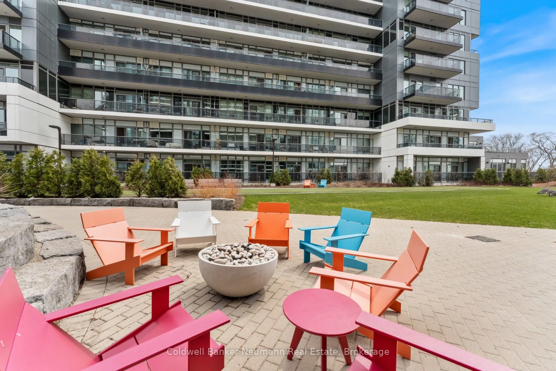 53 Arthur Street S, #502