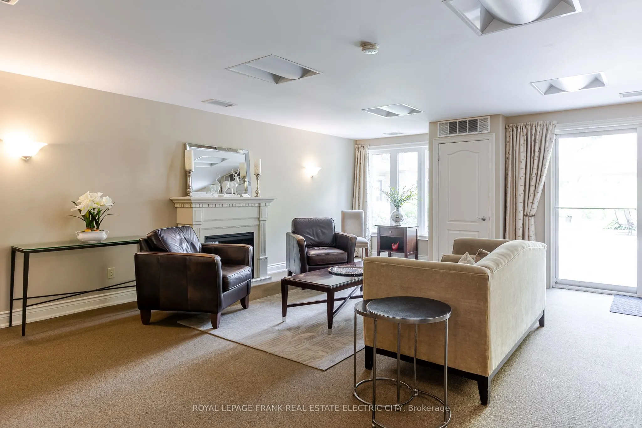 869 Clonsilla Avenue, #217