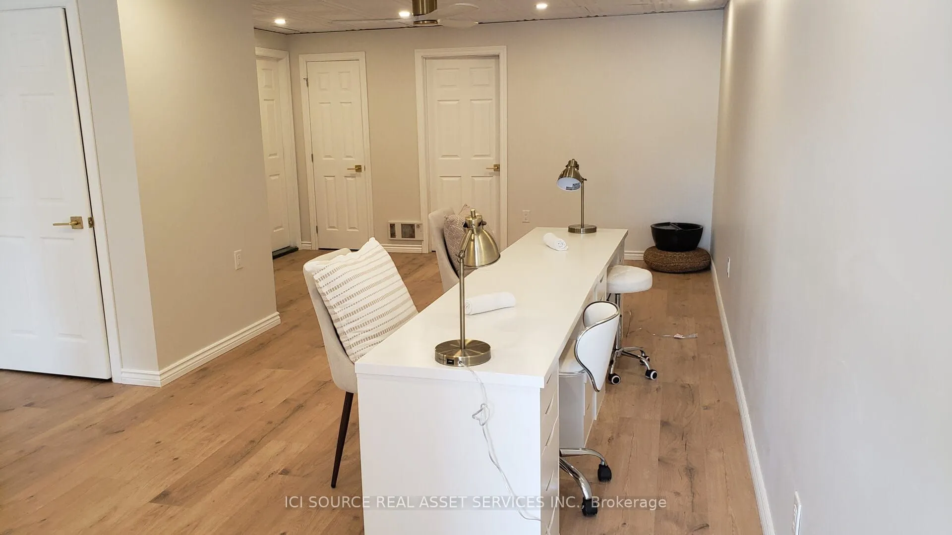 93 Hastings Street N