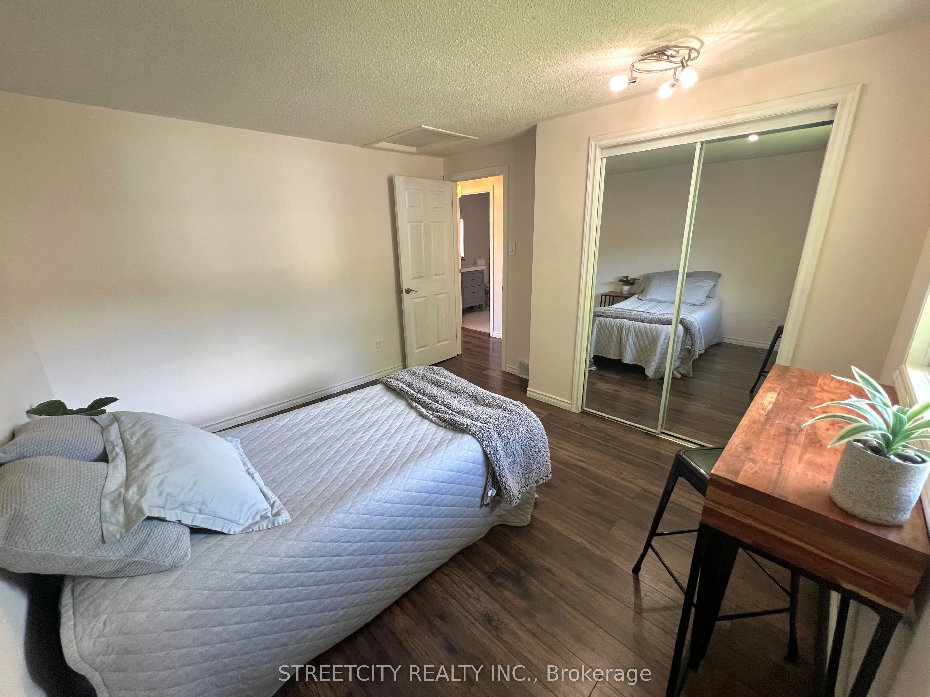 295 Walmer Grove