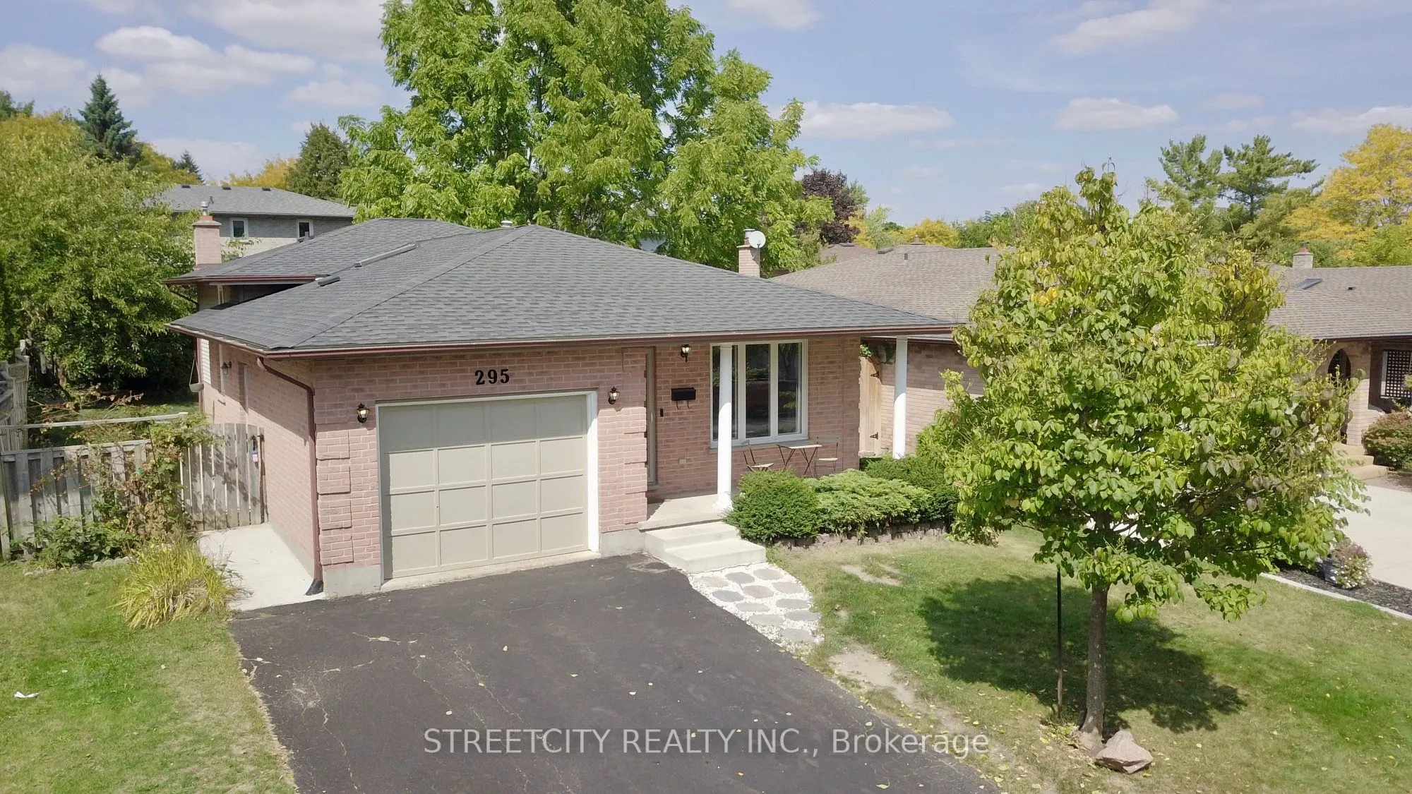 295 Walmer Grove